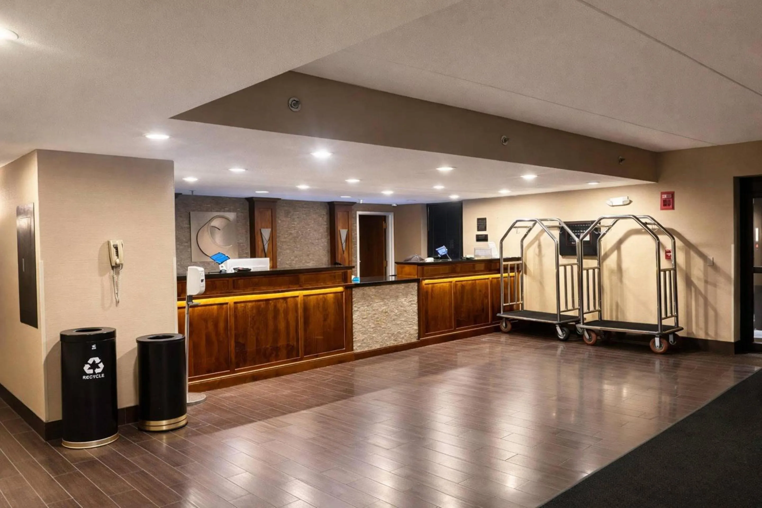 Lobby or reception in Comfort Inn Farmington Hills - Novi-Royal oaks-Southfield-Detroit Northwest