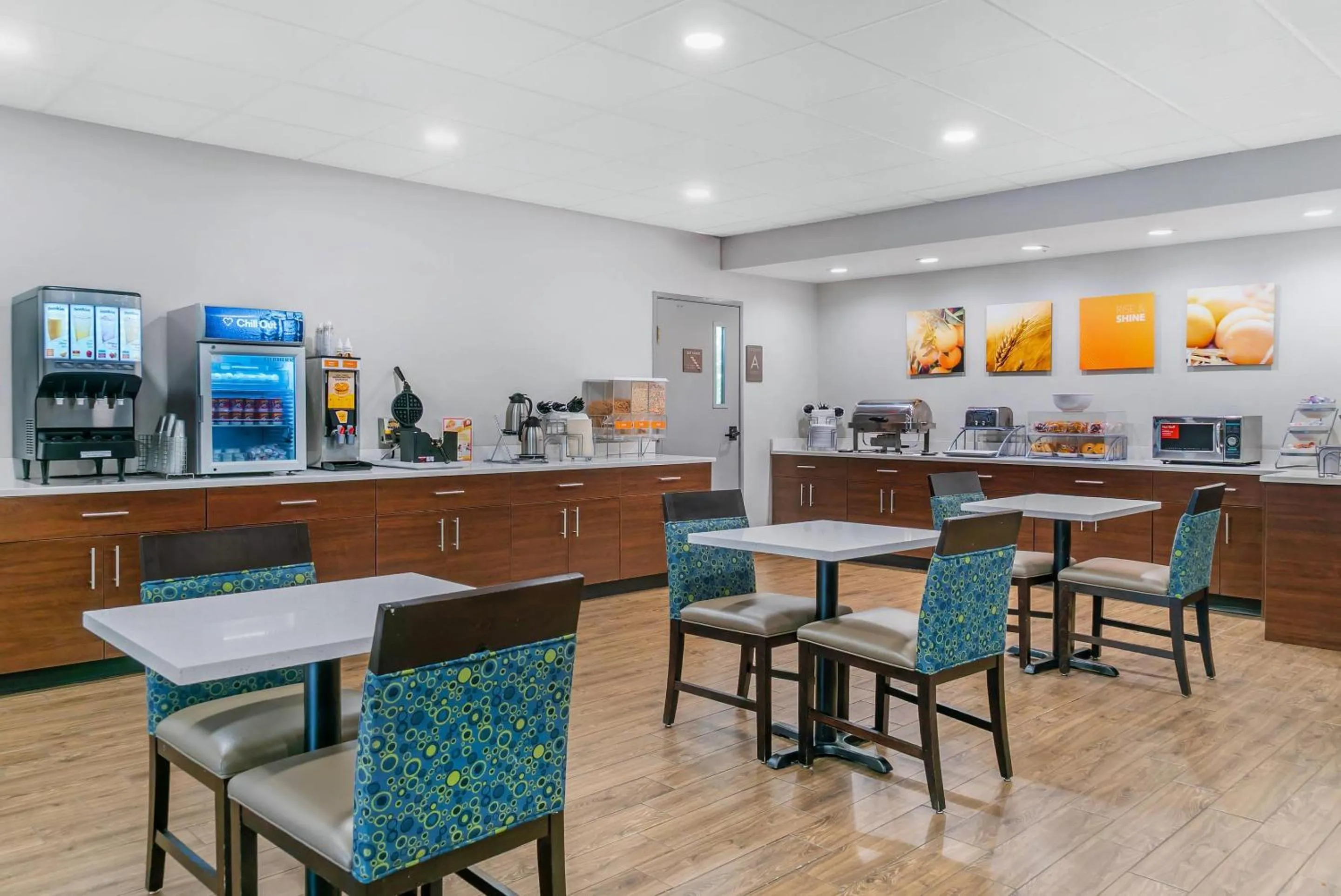 Breakfast in Comfort Suites Auburn Hills-Detroit