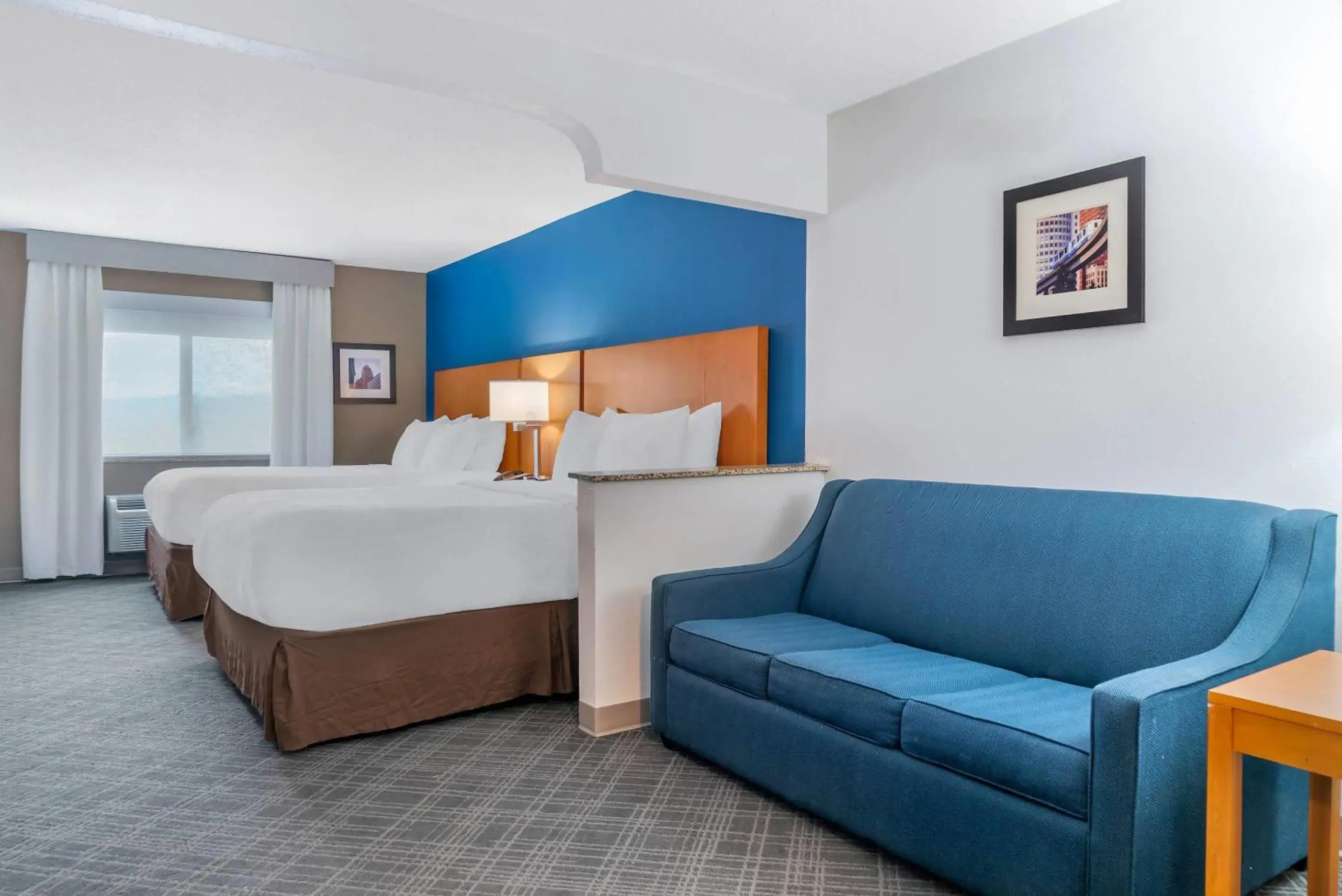 Queen Suite - Non-Smoking in Comfort Suites Auburn Hills-Detroit Queen Suite - Non-Smoking in Comfort Suites Auburn Hills-Detroit