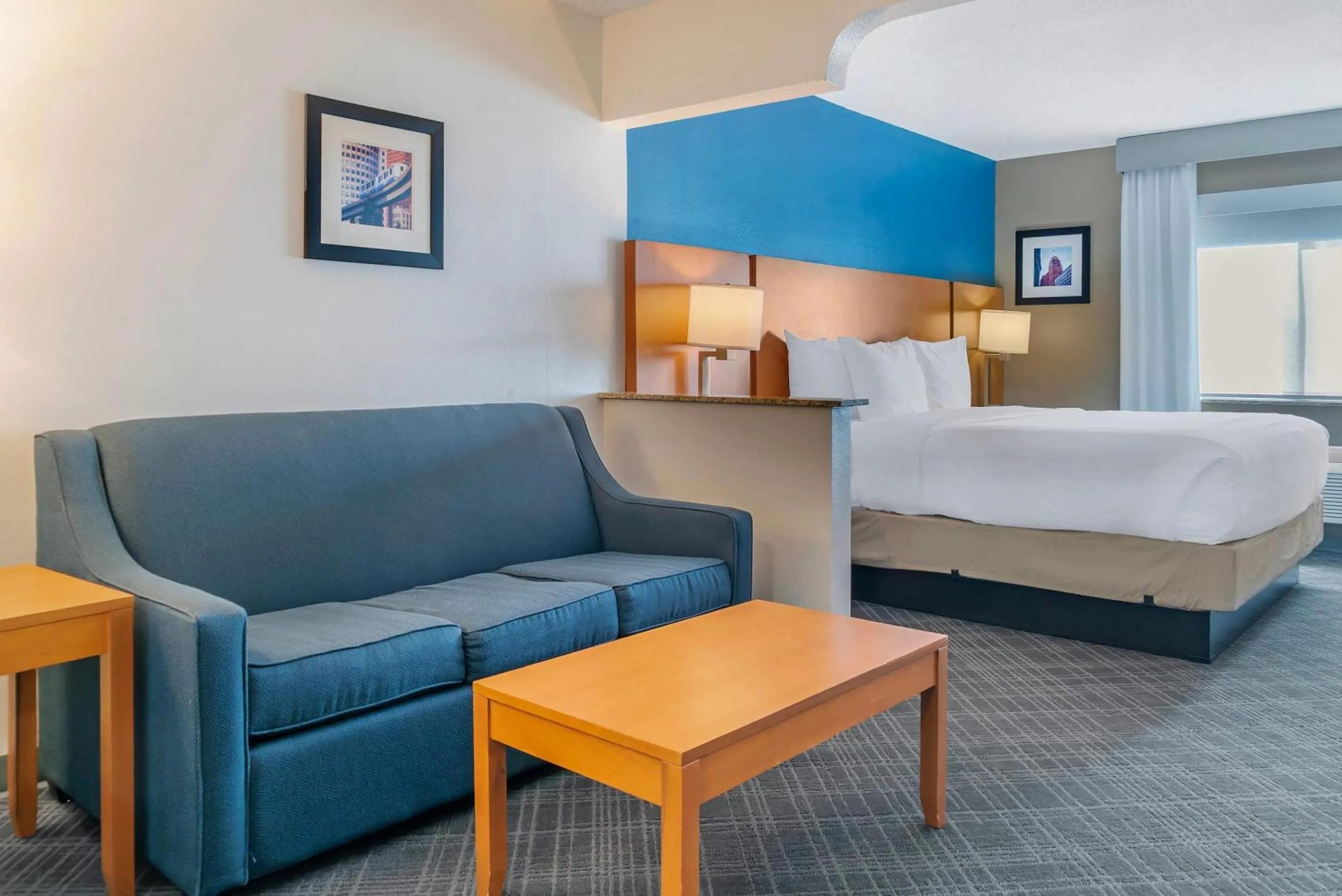 King Suite in Comfort Suites Auburn Hills-Detroit