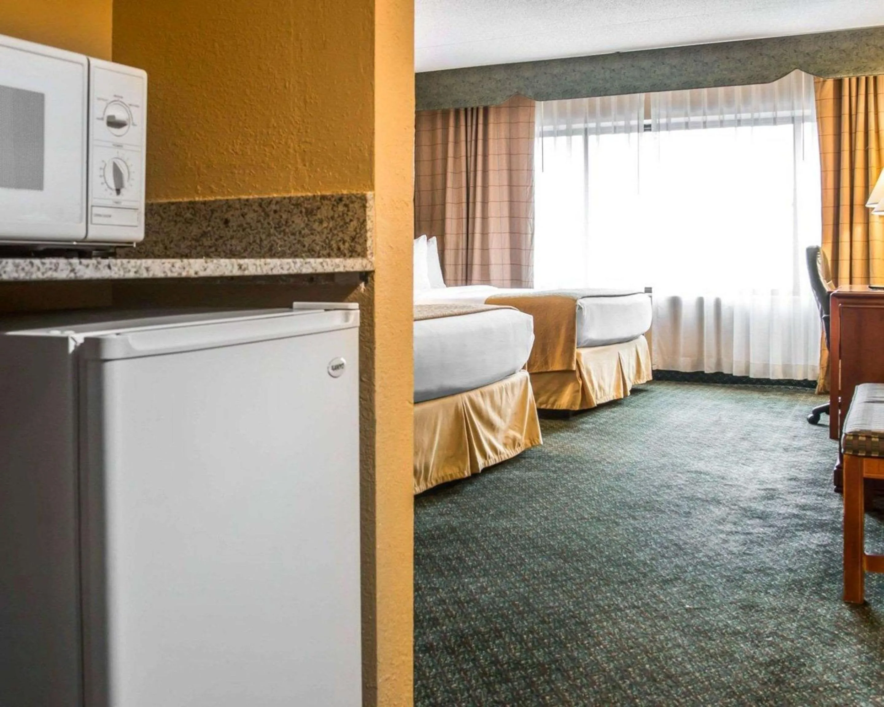 Photo of the whole room, Bed in Quality Inn