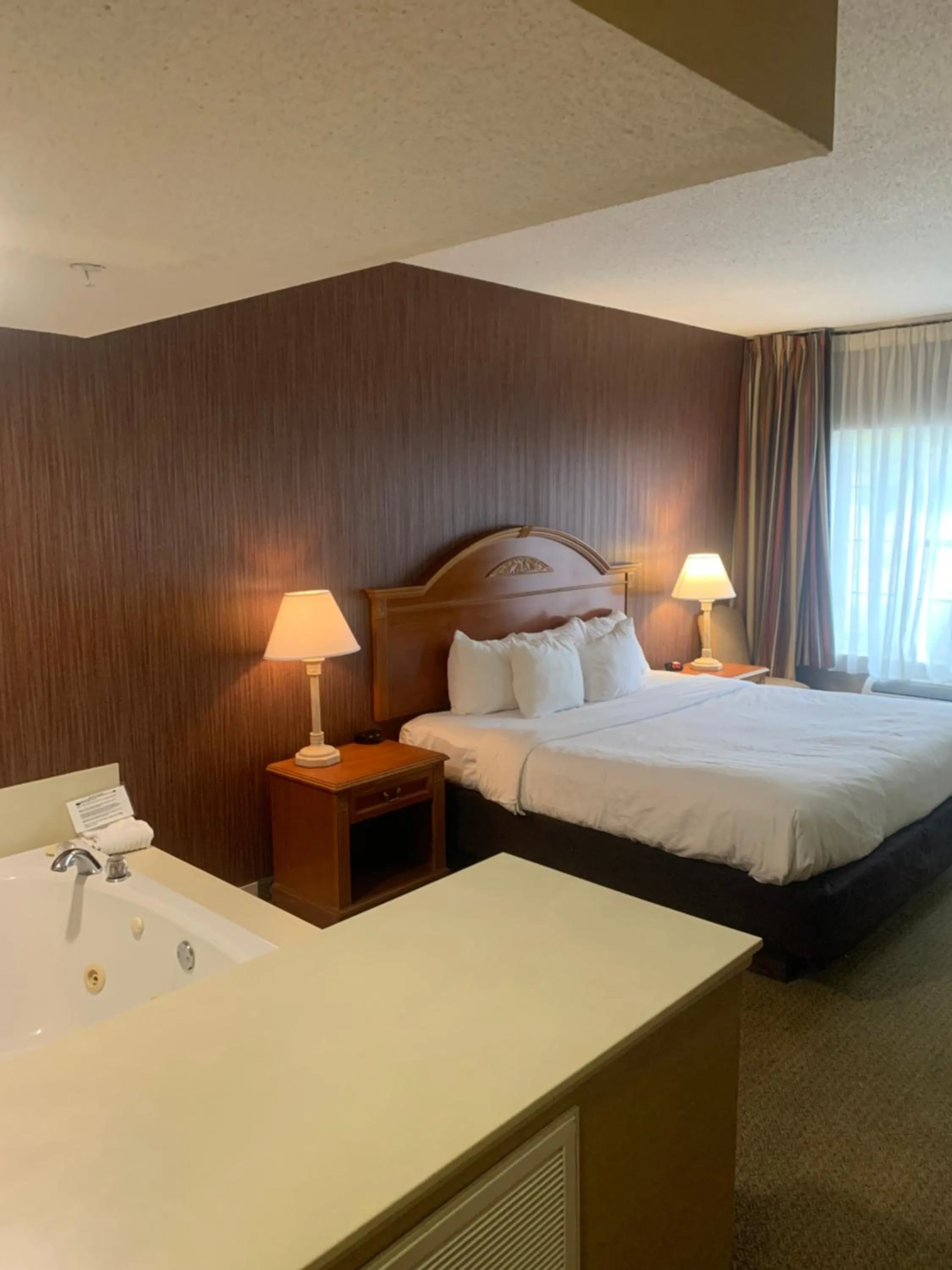 Bed in Comfort Inn Chelsea