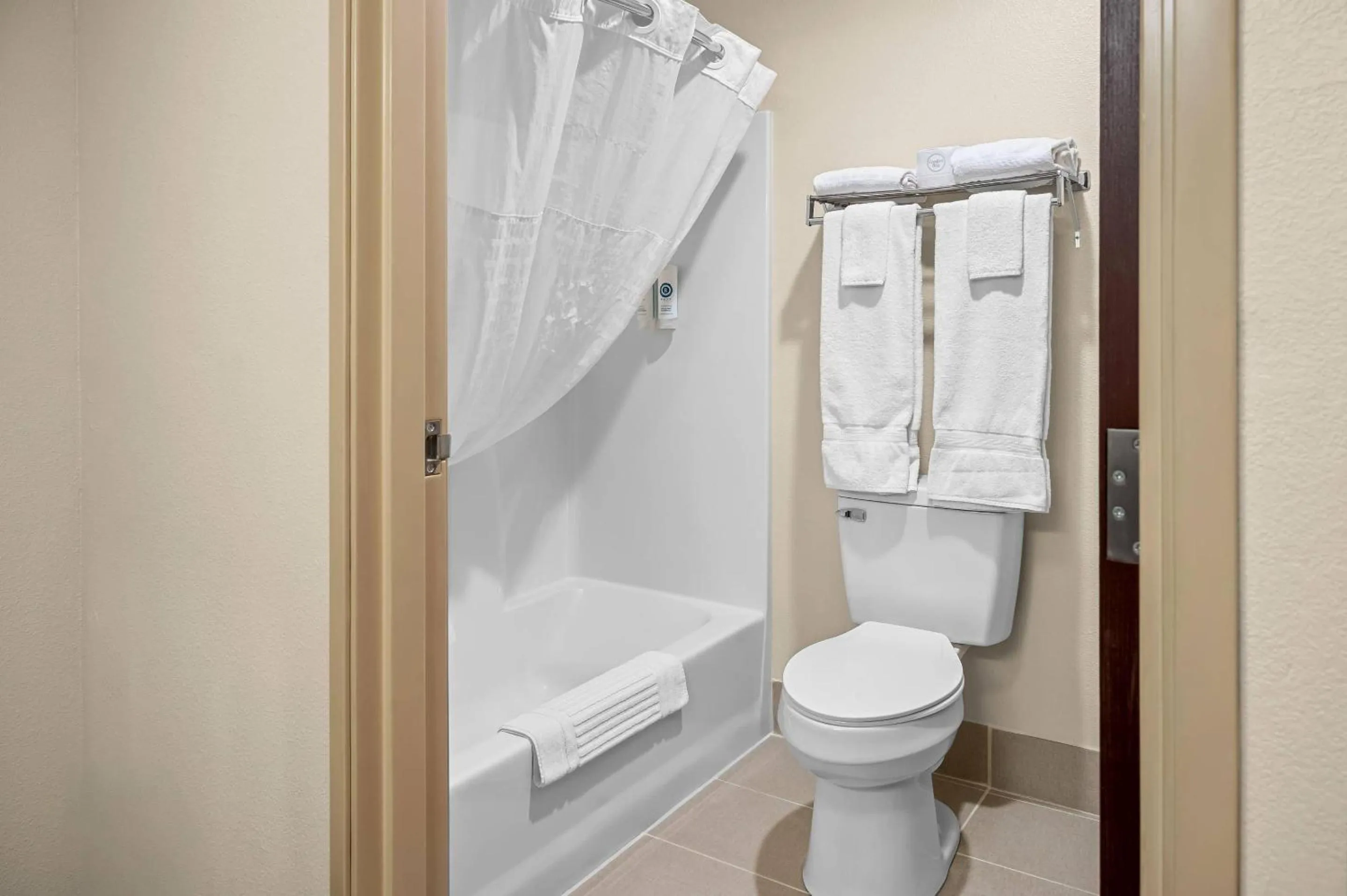 Bedroom in Comfort Suites Grandville - Grand Rapids SW