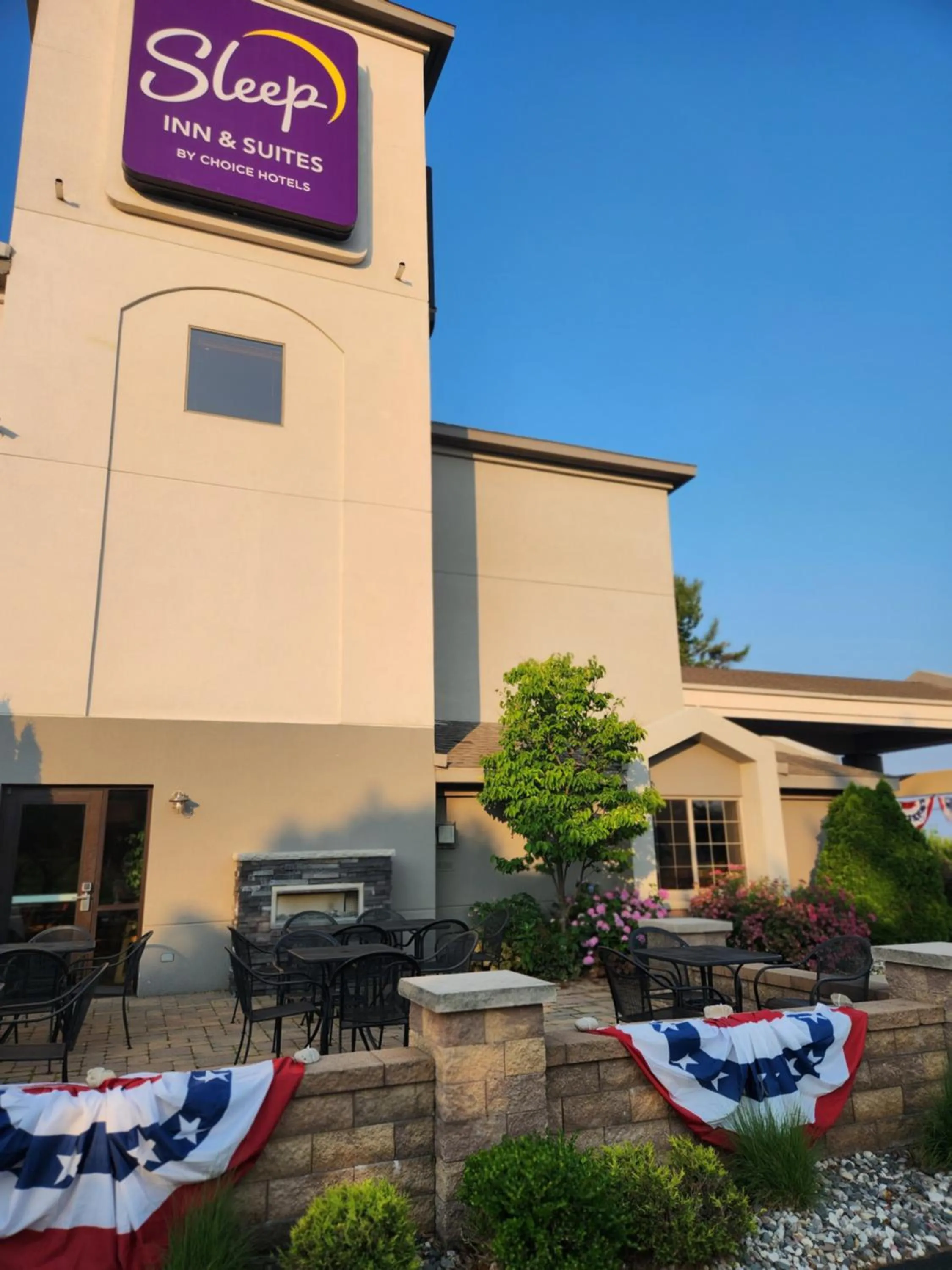 Property building in Sleep Inn & Suites Bay View Acme - Traverse City