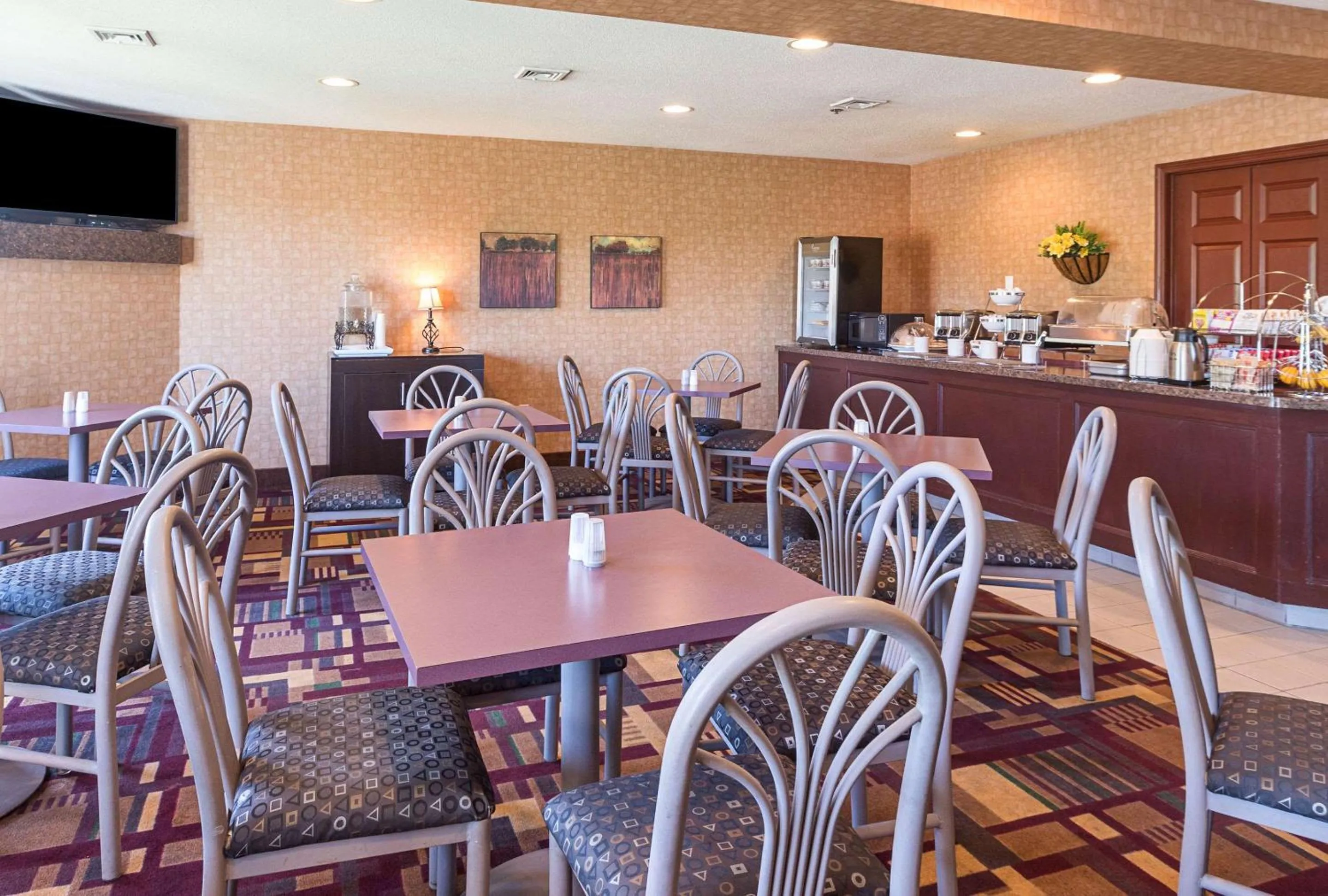 Restaurant/places to eat in Sleep Inn & Suites Bay View Acme - Traverse City