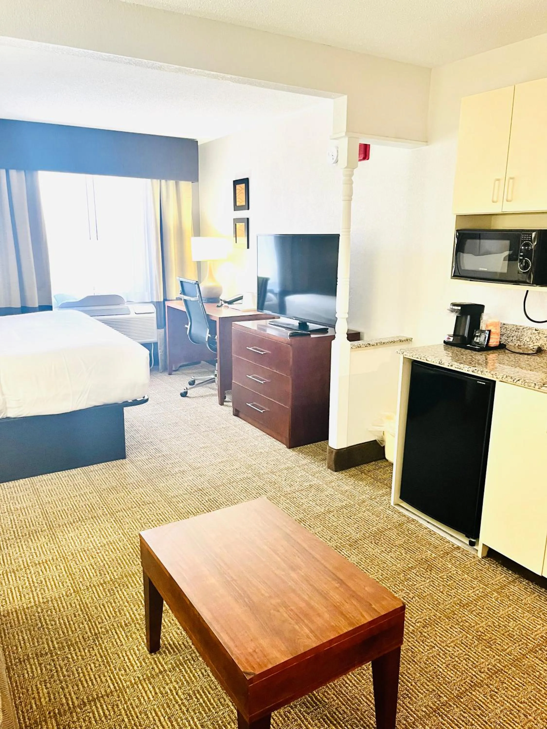 Coffee/tea facilities in Comfort Inn & Suites Jackson North
