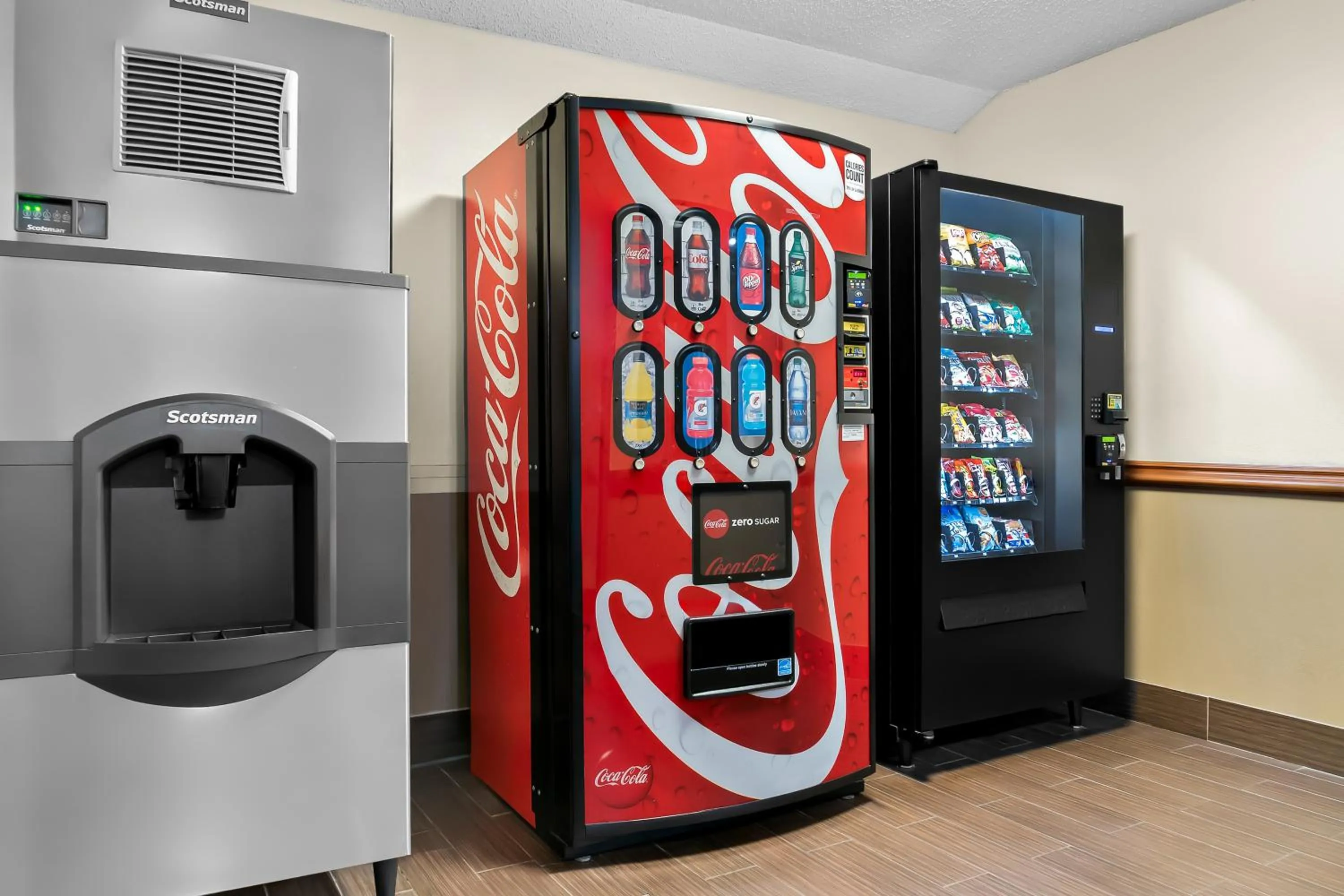 vending machine in Comfort Inn & Suites Taylor - Detroit
