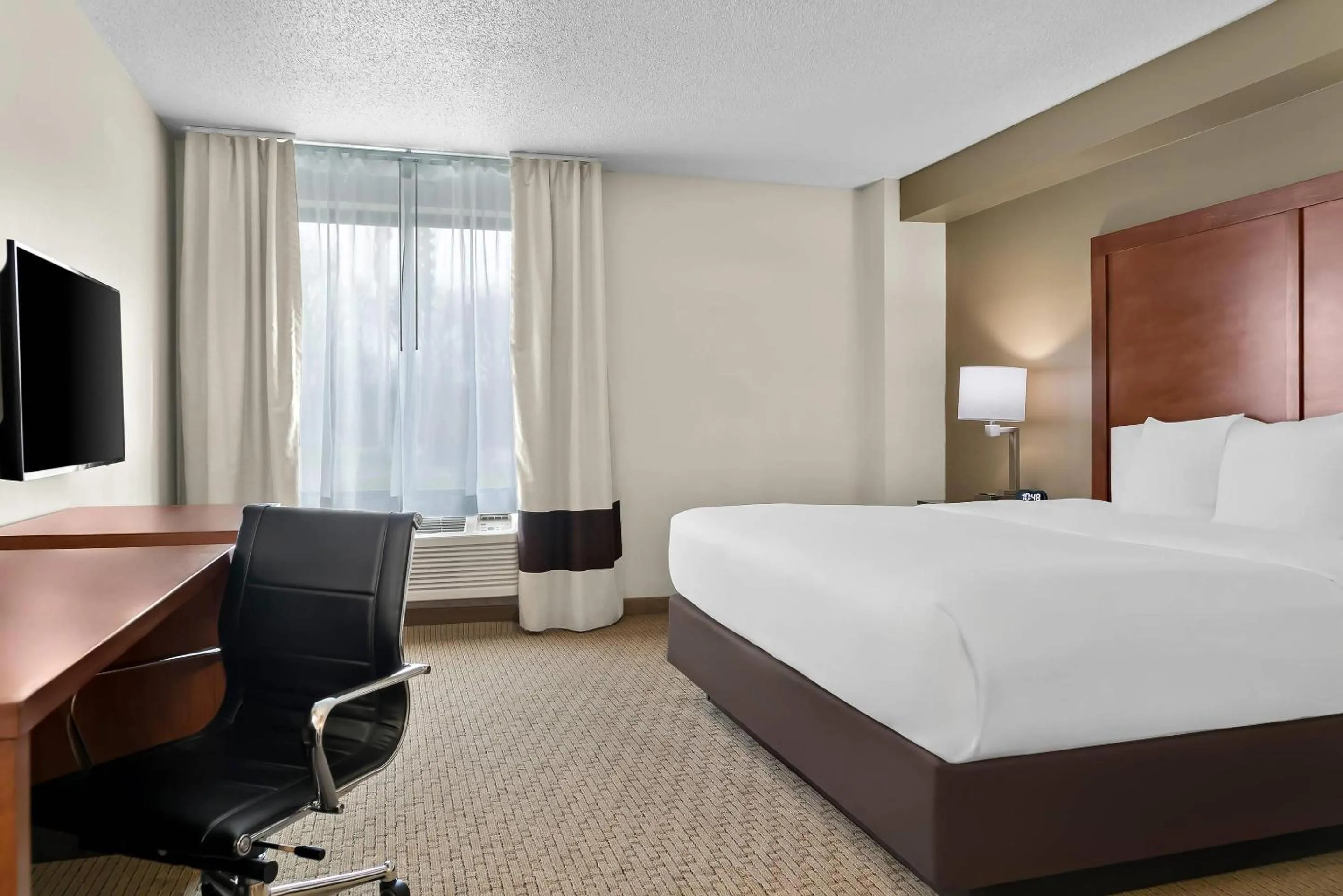 Bedroom, Bed in Comfort Inn & Suites Taylor - Detroit