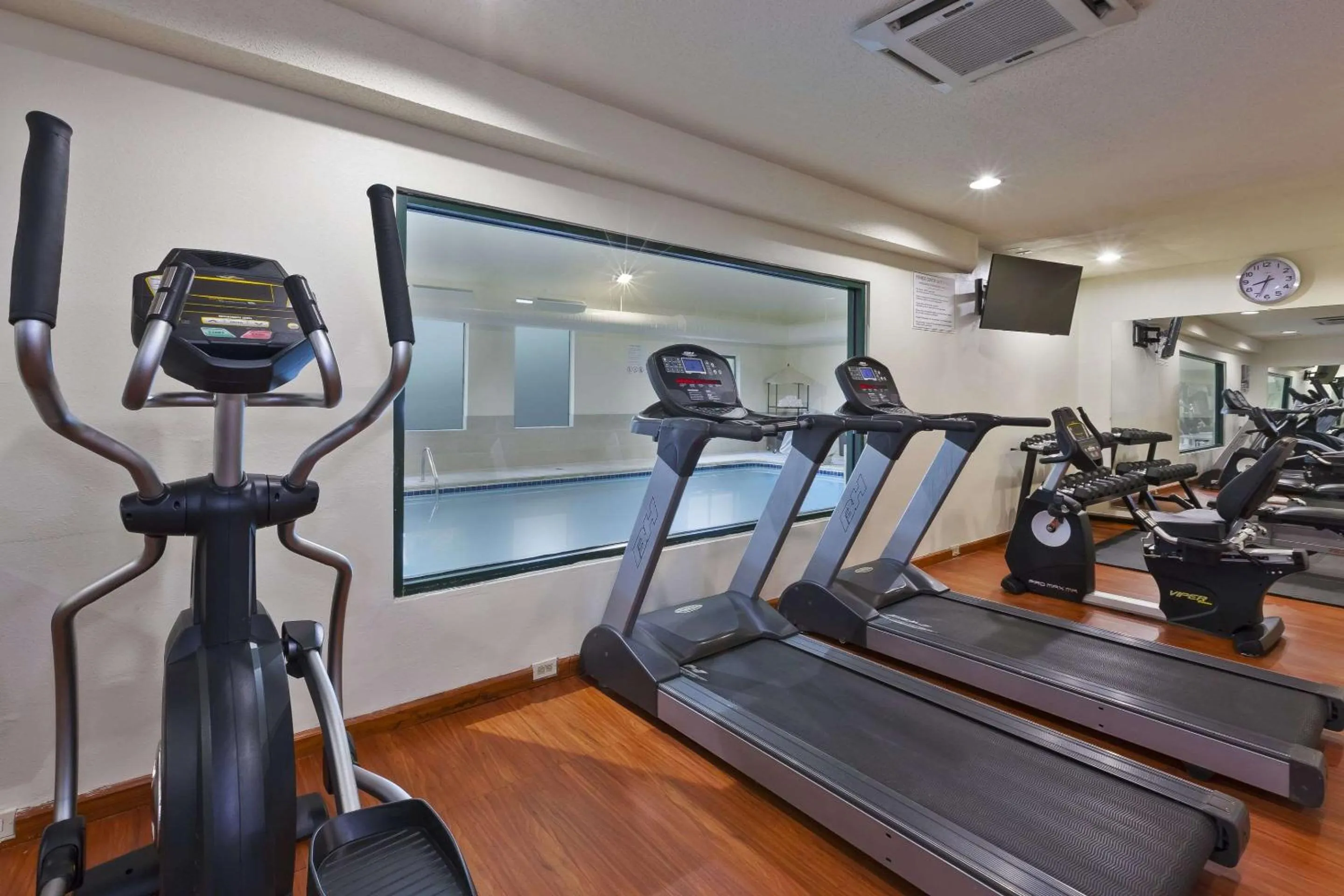 Fitness centre/facilities in Comfort Inn & Suites Taylor - Detroit