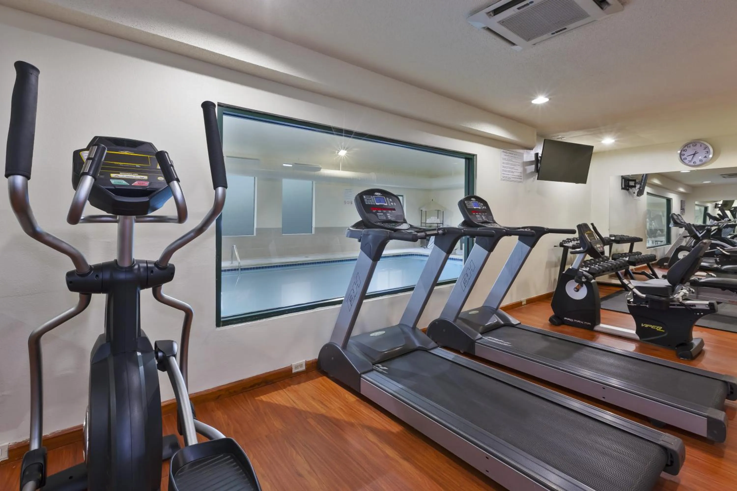 Fitness centre/facilities in Comfort Inn & Suites Taylor - Detroit