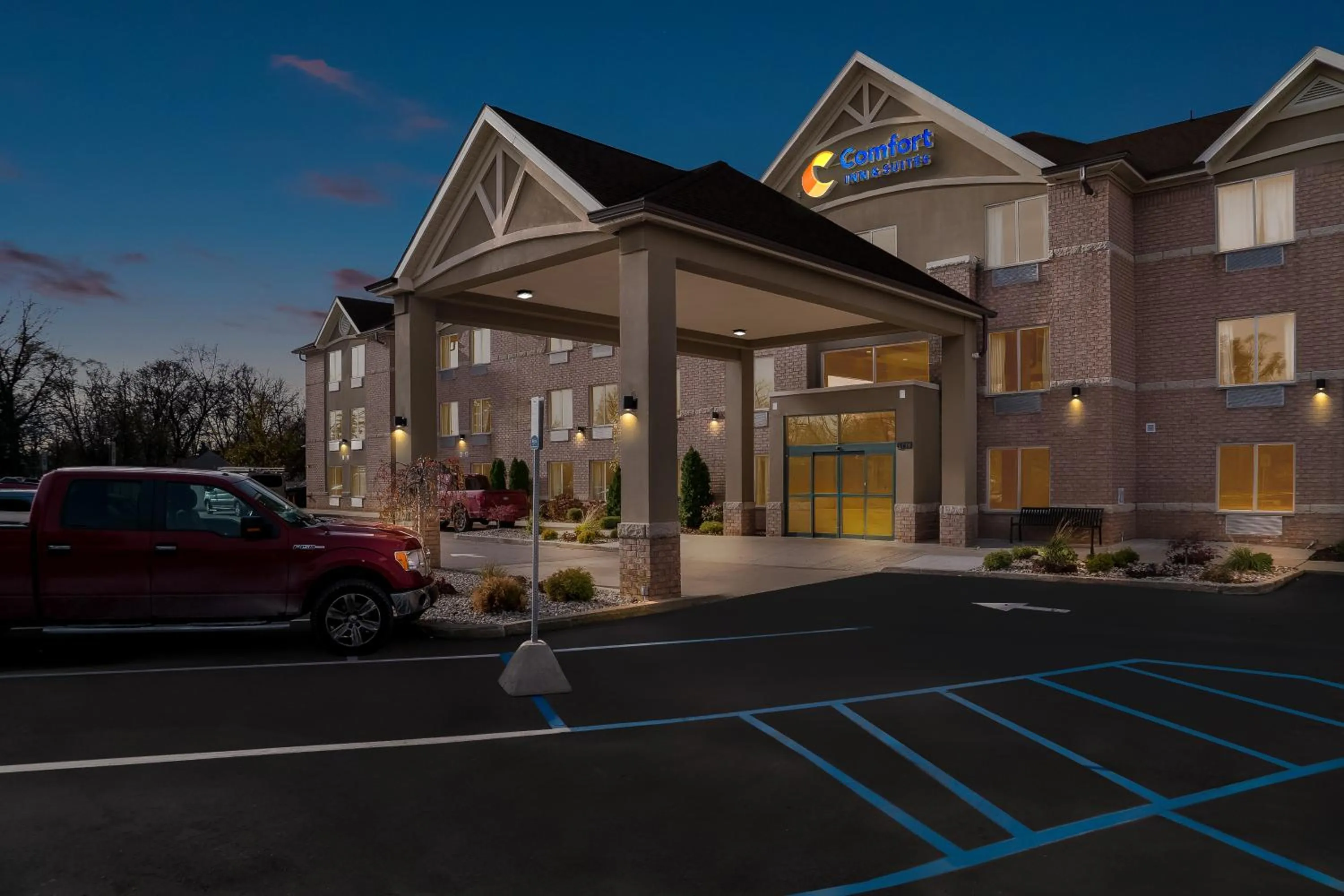 Property building in Comfort Inn & Suites Taylor - Detroit