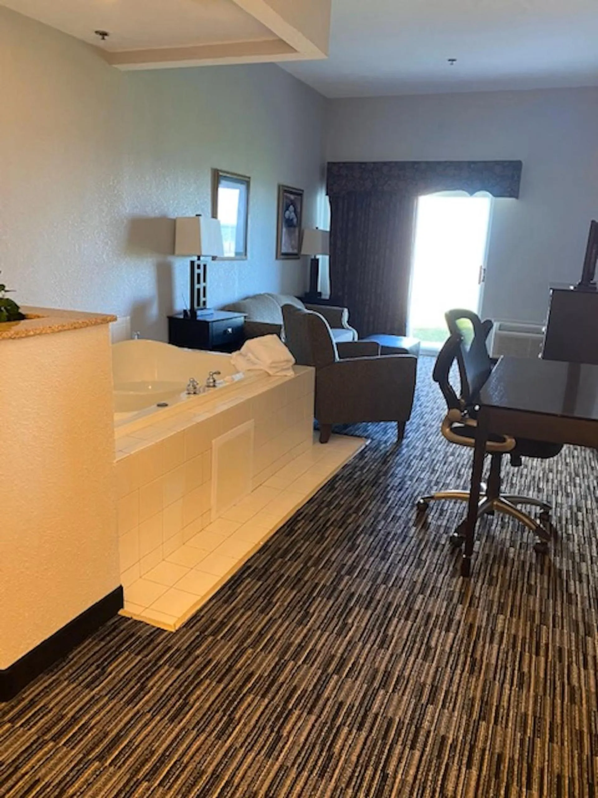 Photo of the whole room in Lakeside Resort & Conference Center