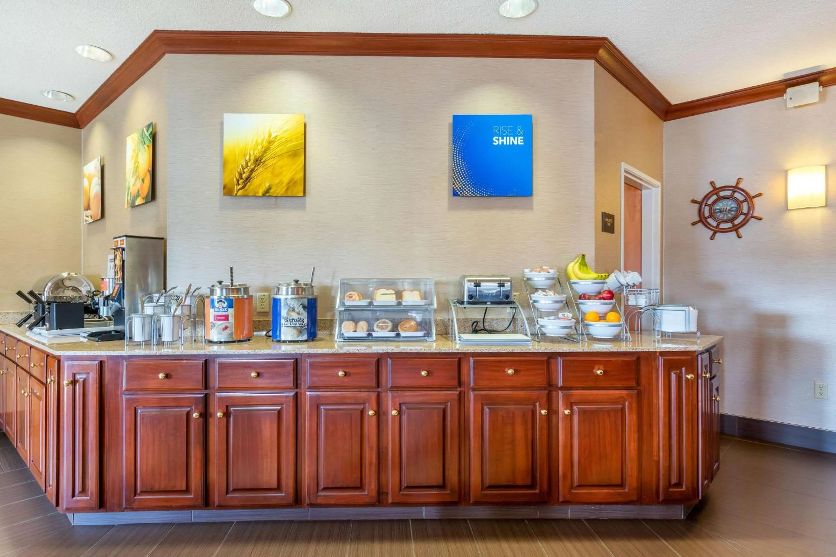 Restaurant/places to eat in Comfort Suites Stevensville - St Joseph