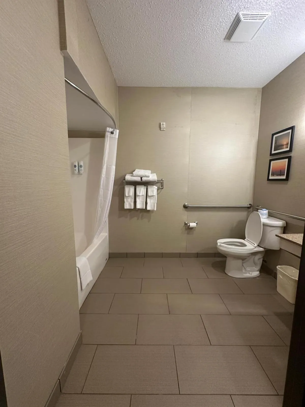 Bathroom in Comfort Suites South Haven near I-96