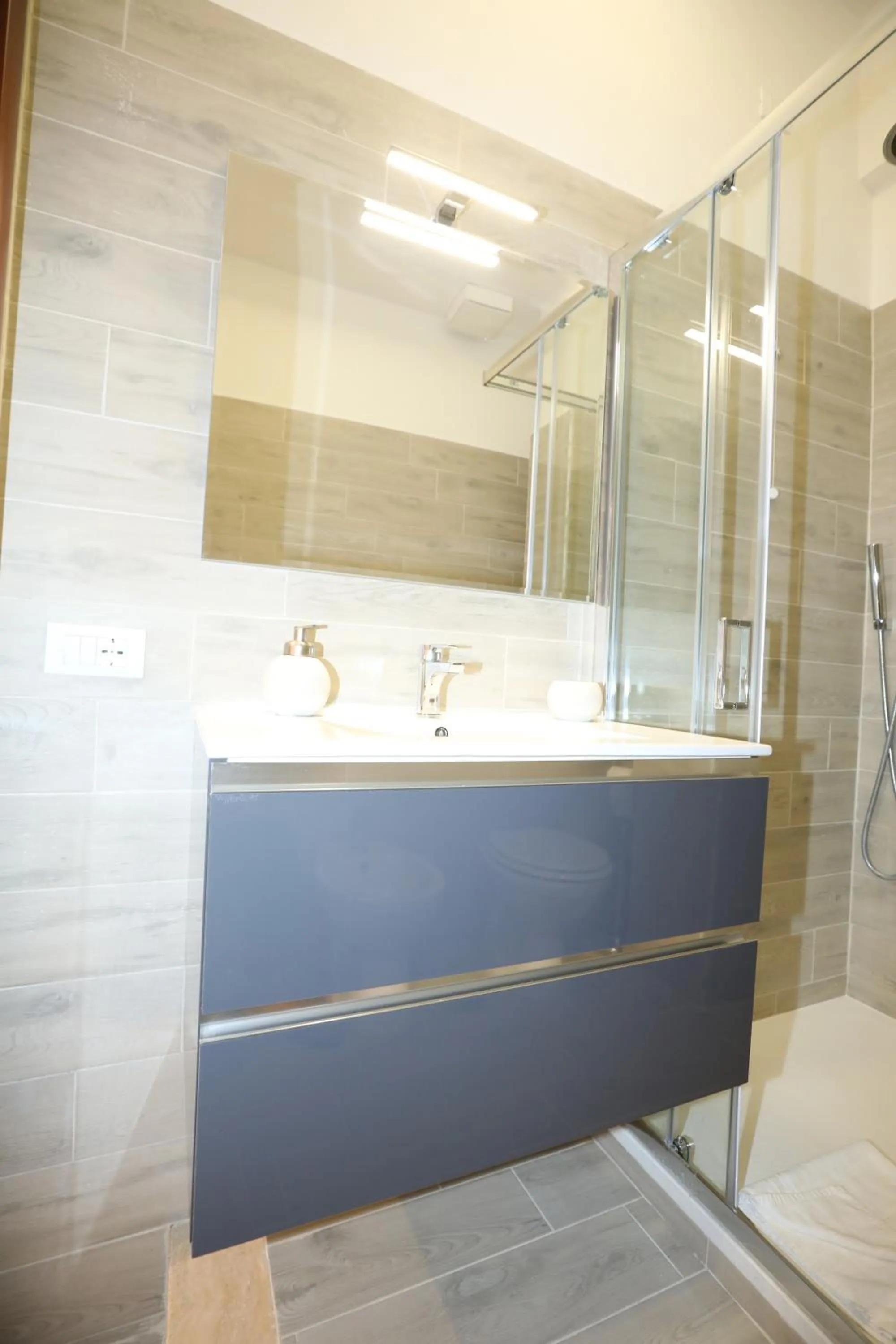 Shower in Unique luxury apartment and rooms