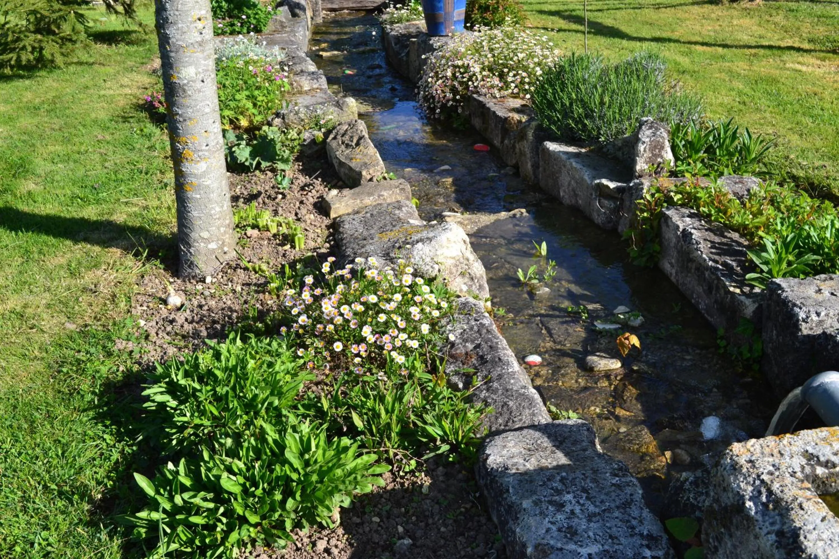 Property building in L'instant bleu