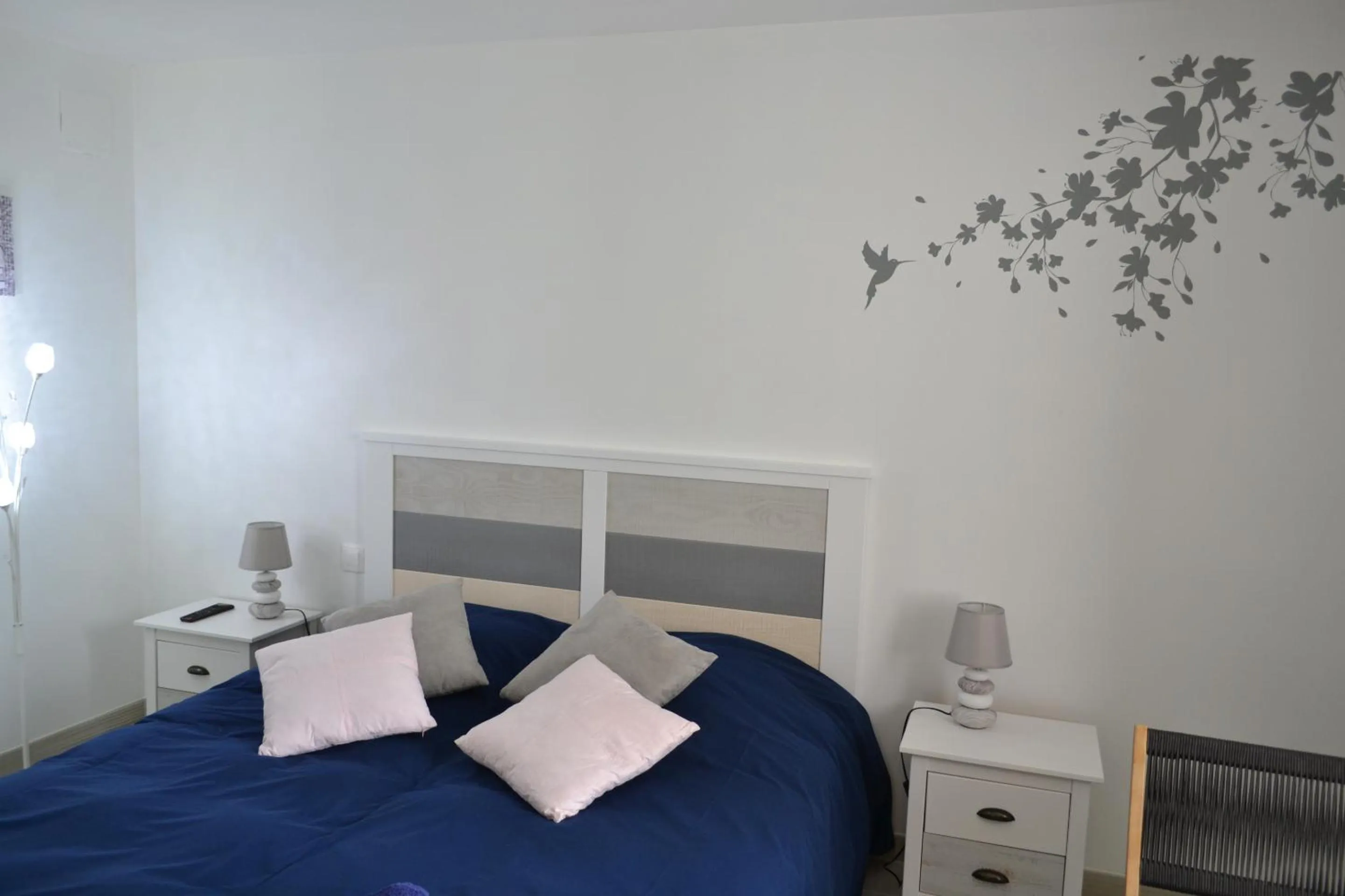 Bedroom, Bed in L'instant bleu