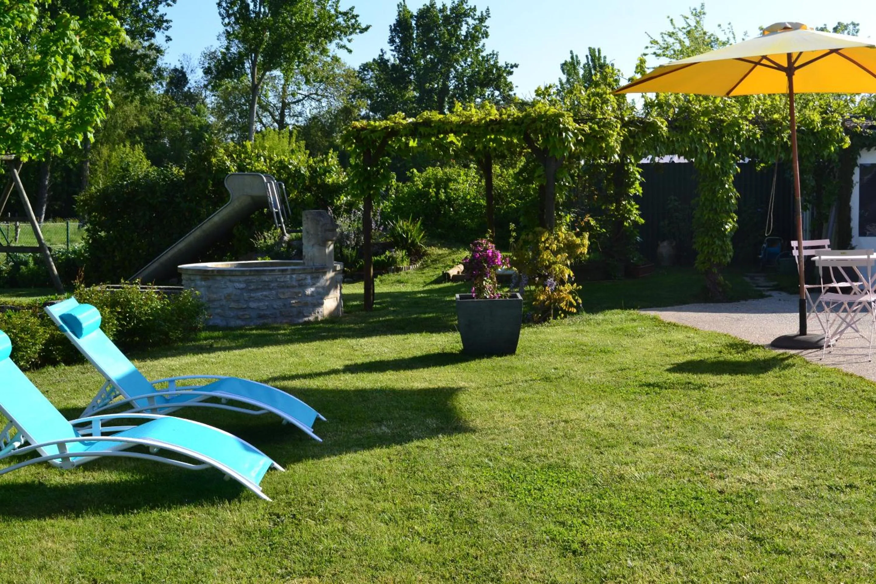 Property building in L'instant bleu