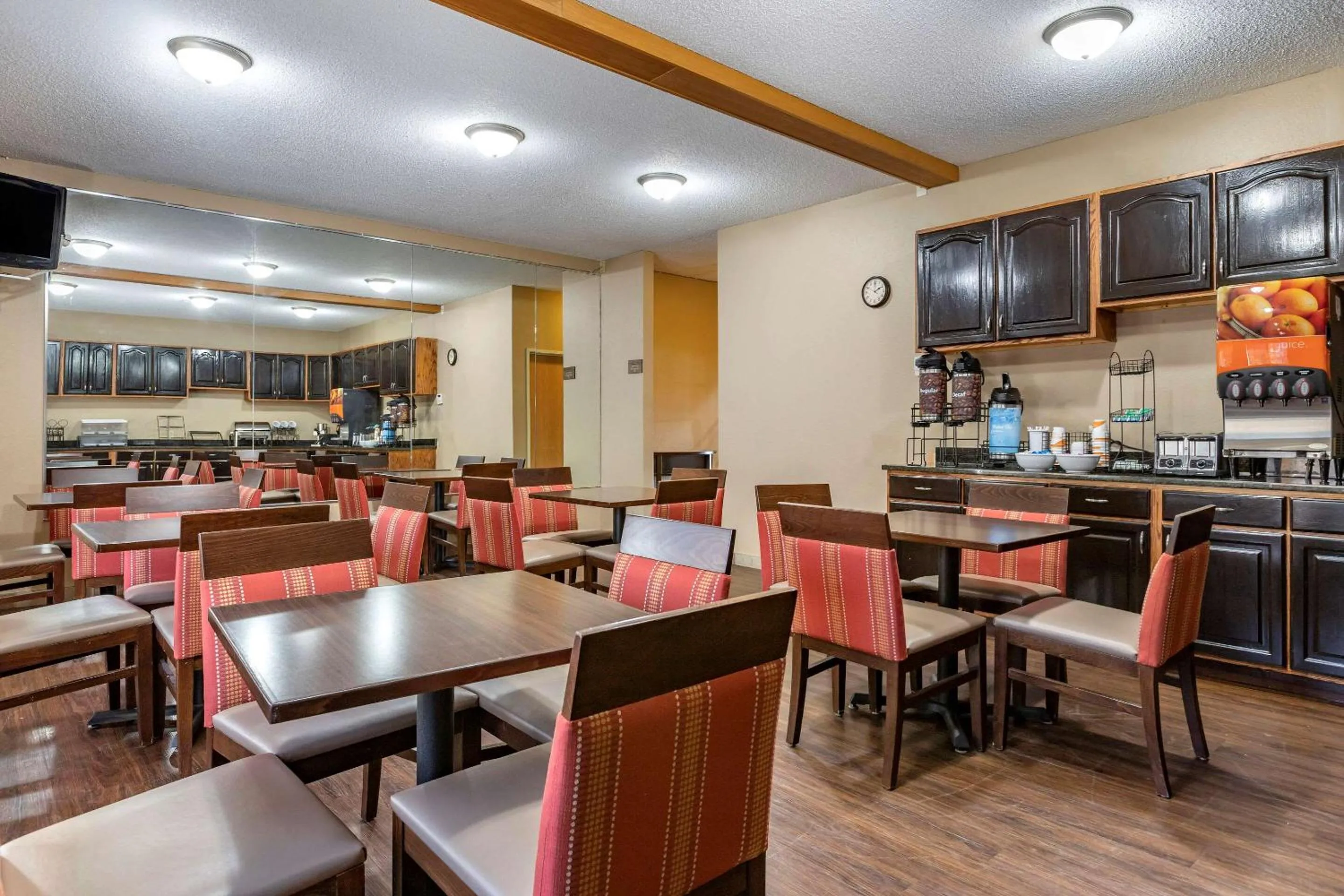 Restaurant/places to eat in Comfort Inn Downtown - University Area
