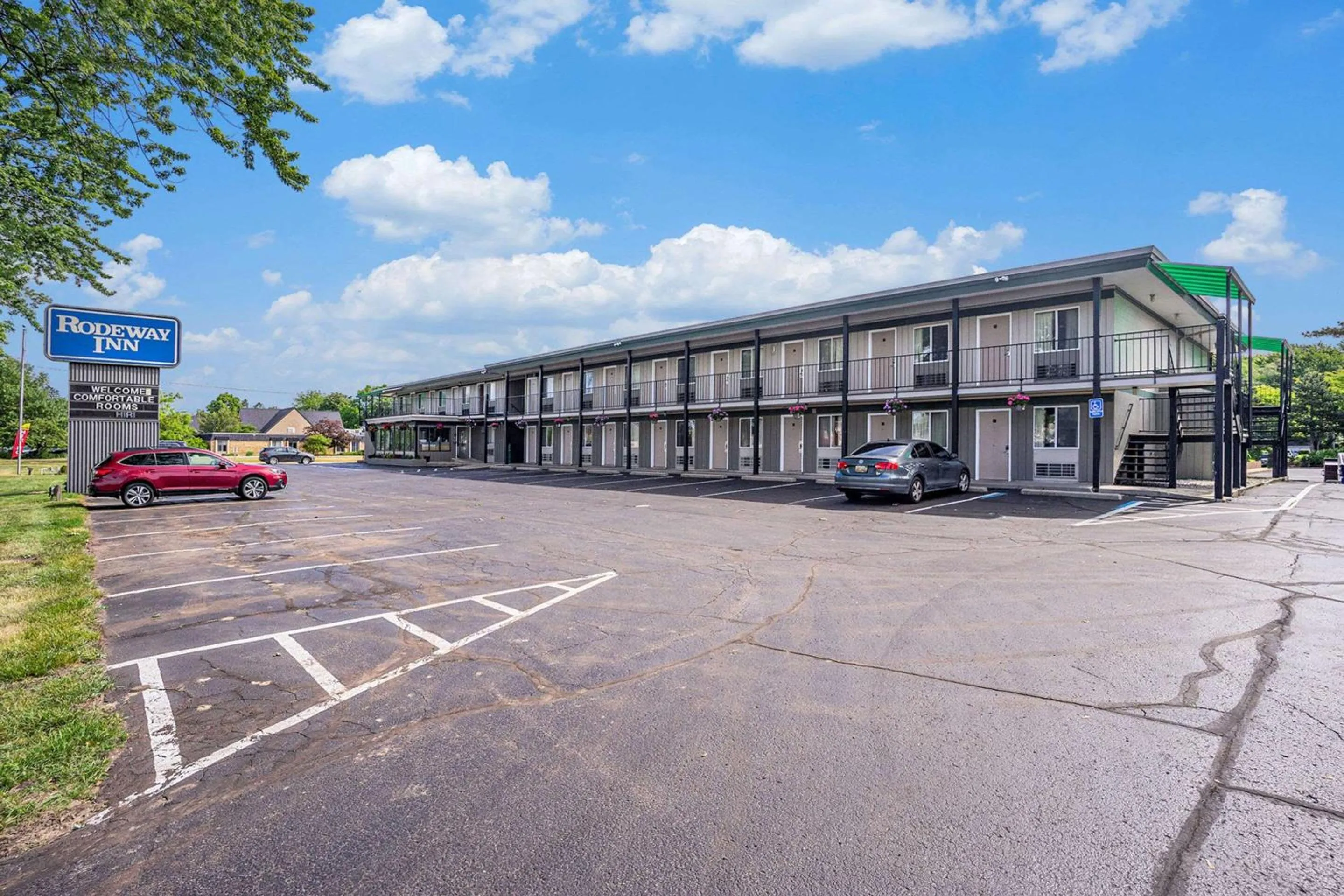 Property building in Rodeway Inn Grand Haven