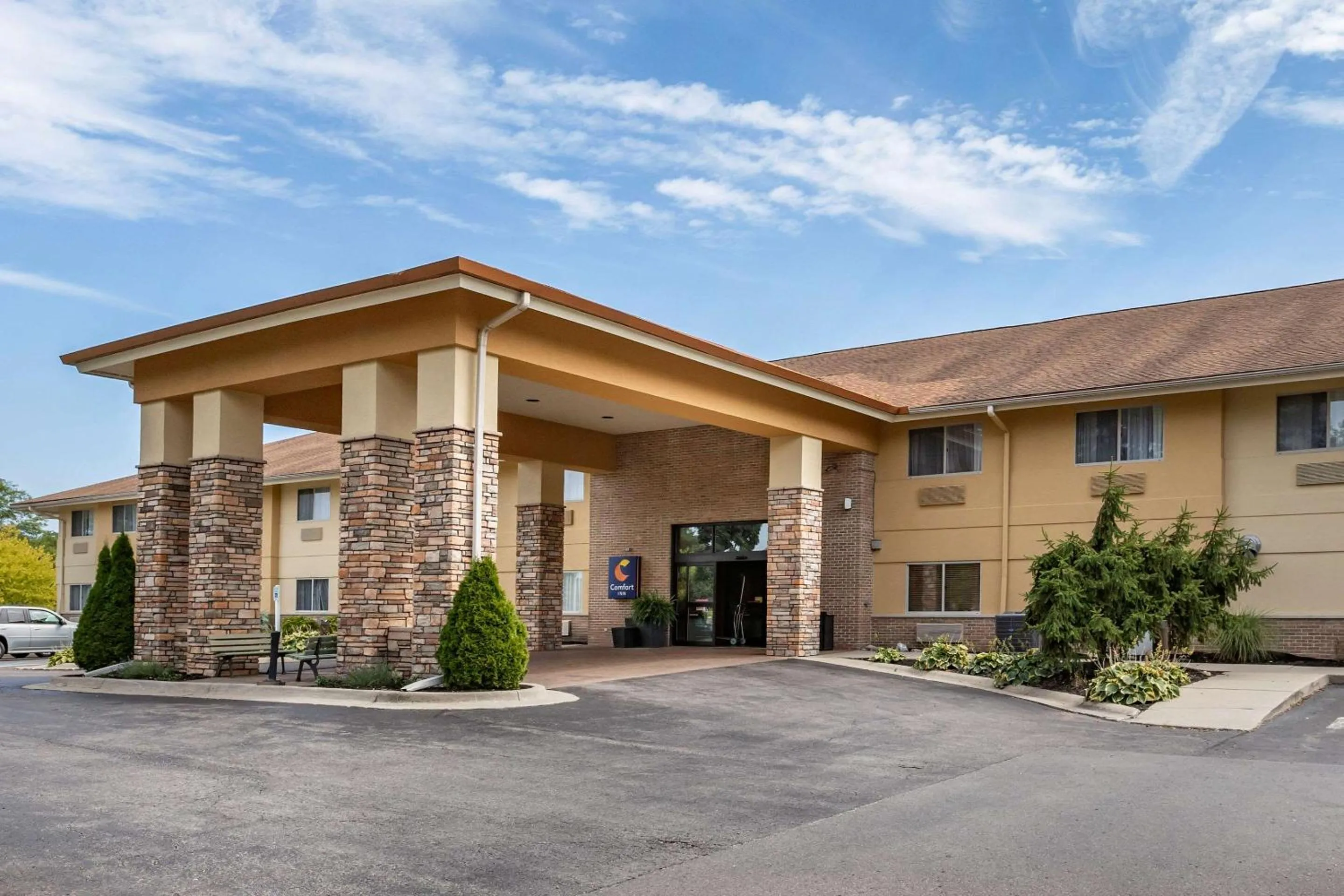 Property building in Comfort Inn Okemos - East Lansing