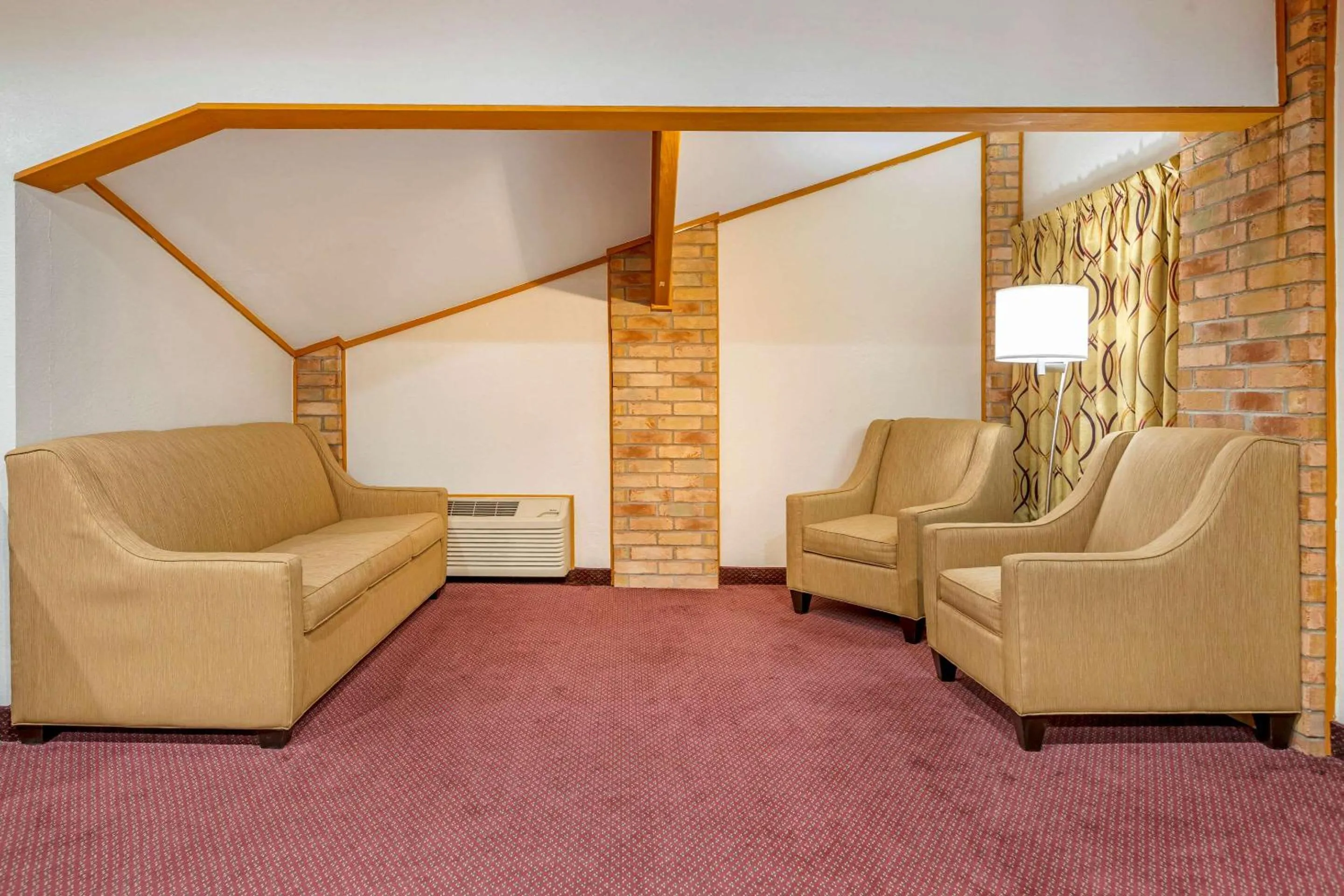 Photo of the whole room in Rodeway Inn