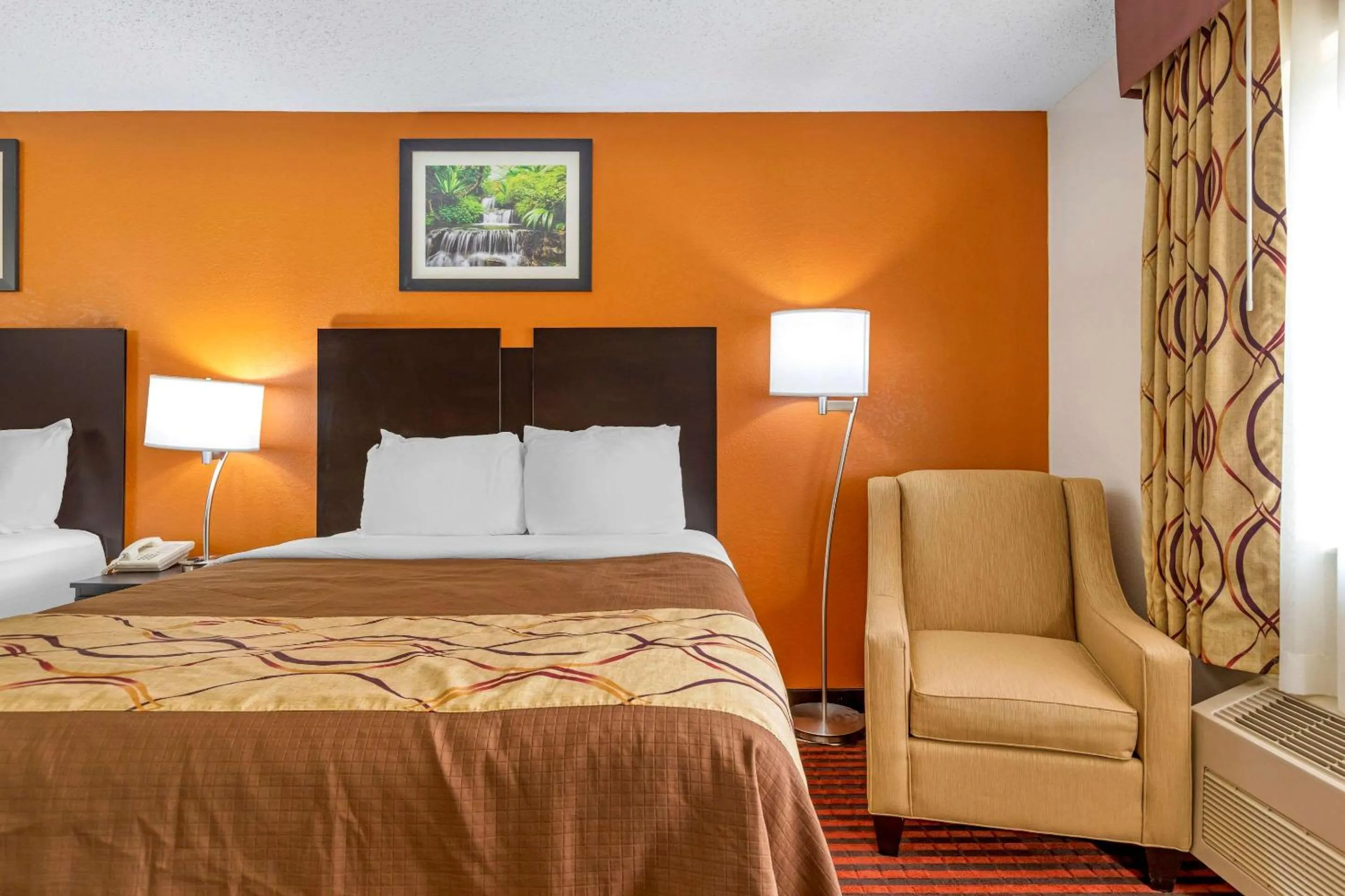 Photo of the whole room, Bed in Rodeway Inn