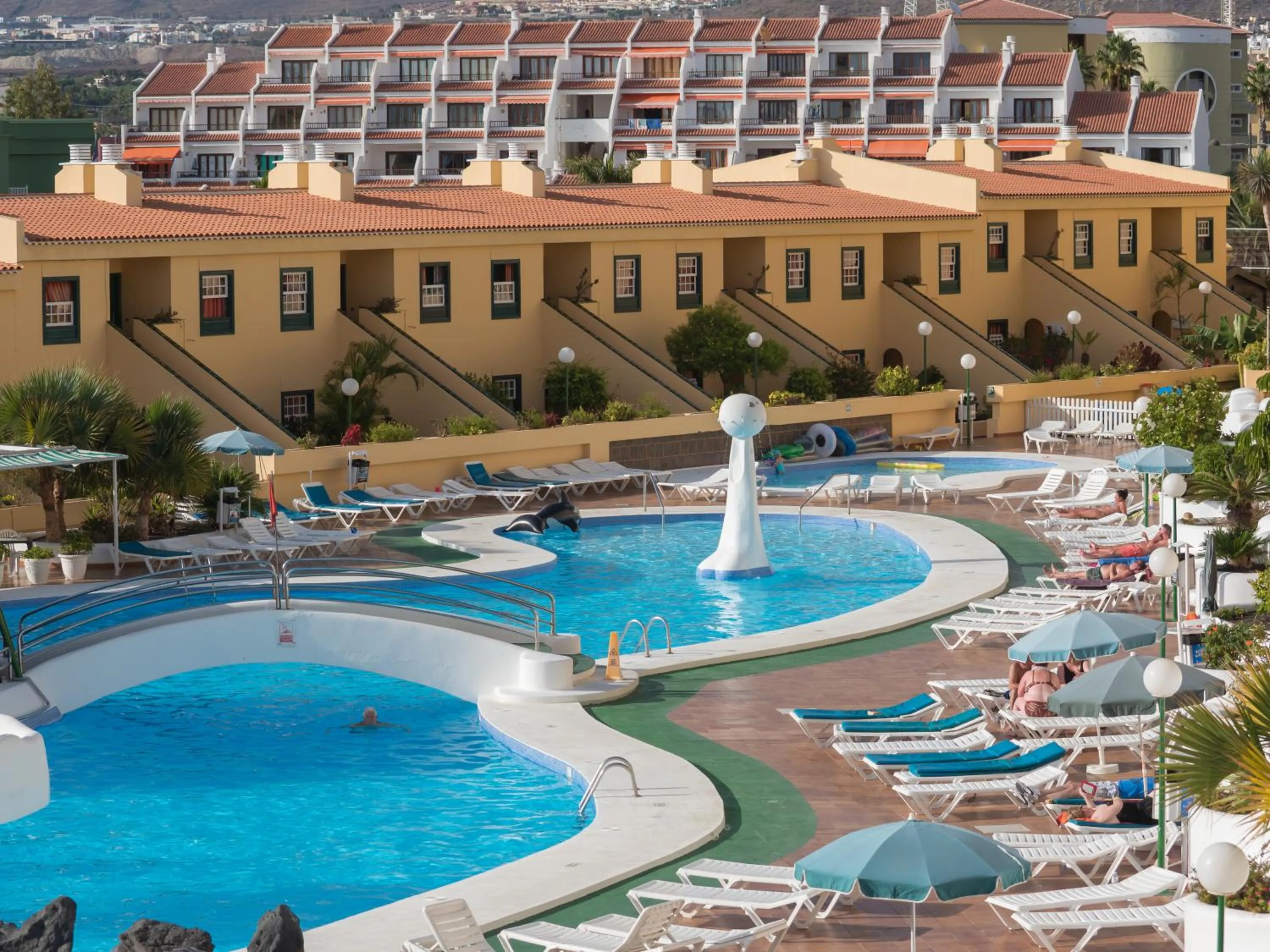 Swimming pool in Laguna Park 1