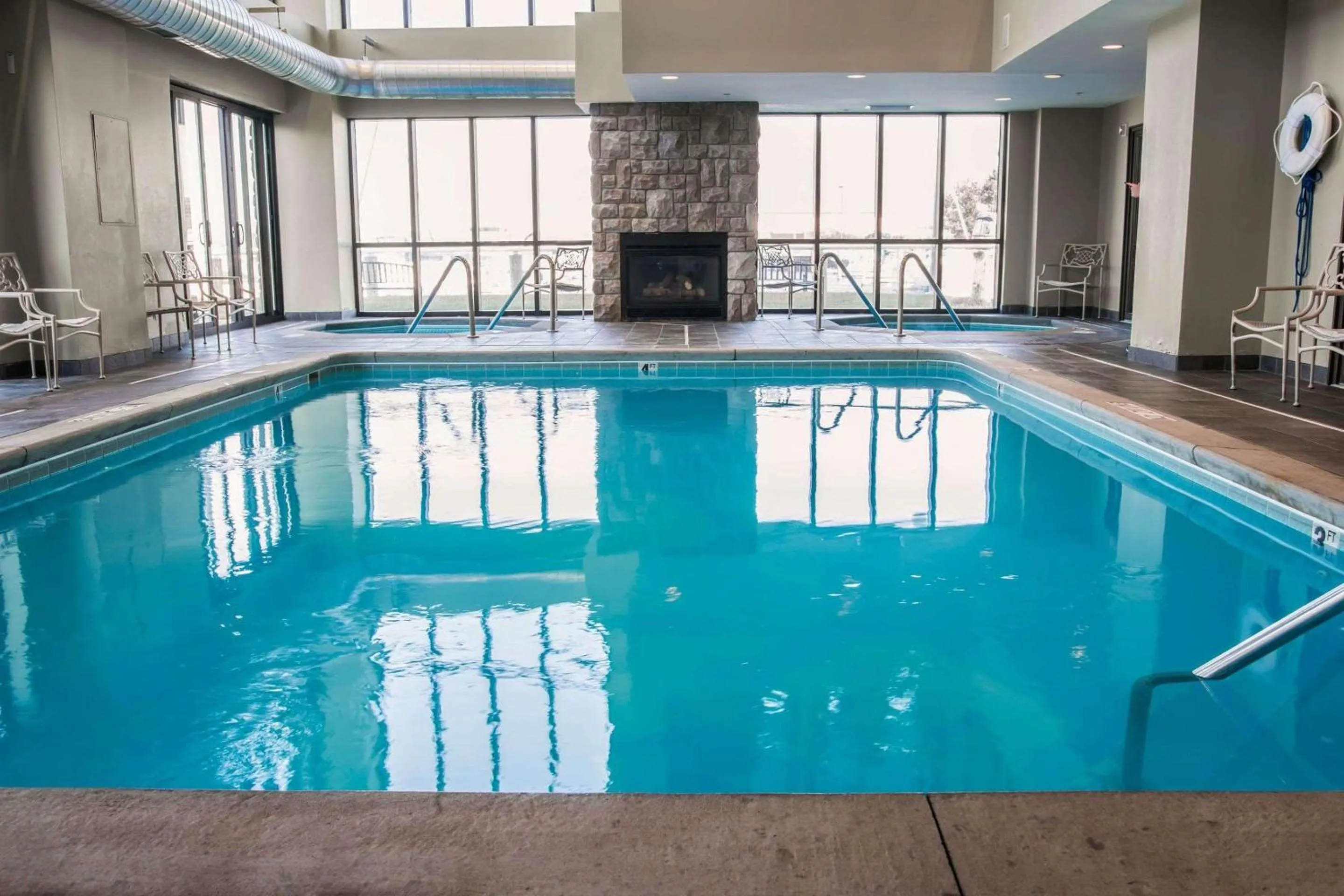 Swimming pool in Shoreline Inn & Conference Center, an Ascend Collection Hotel