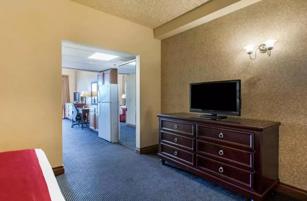 Shoreline Inn & Conference Center, an Ascend Collection Hotel