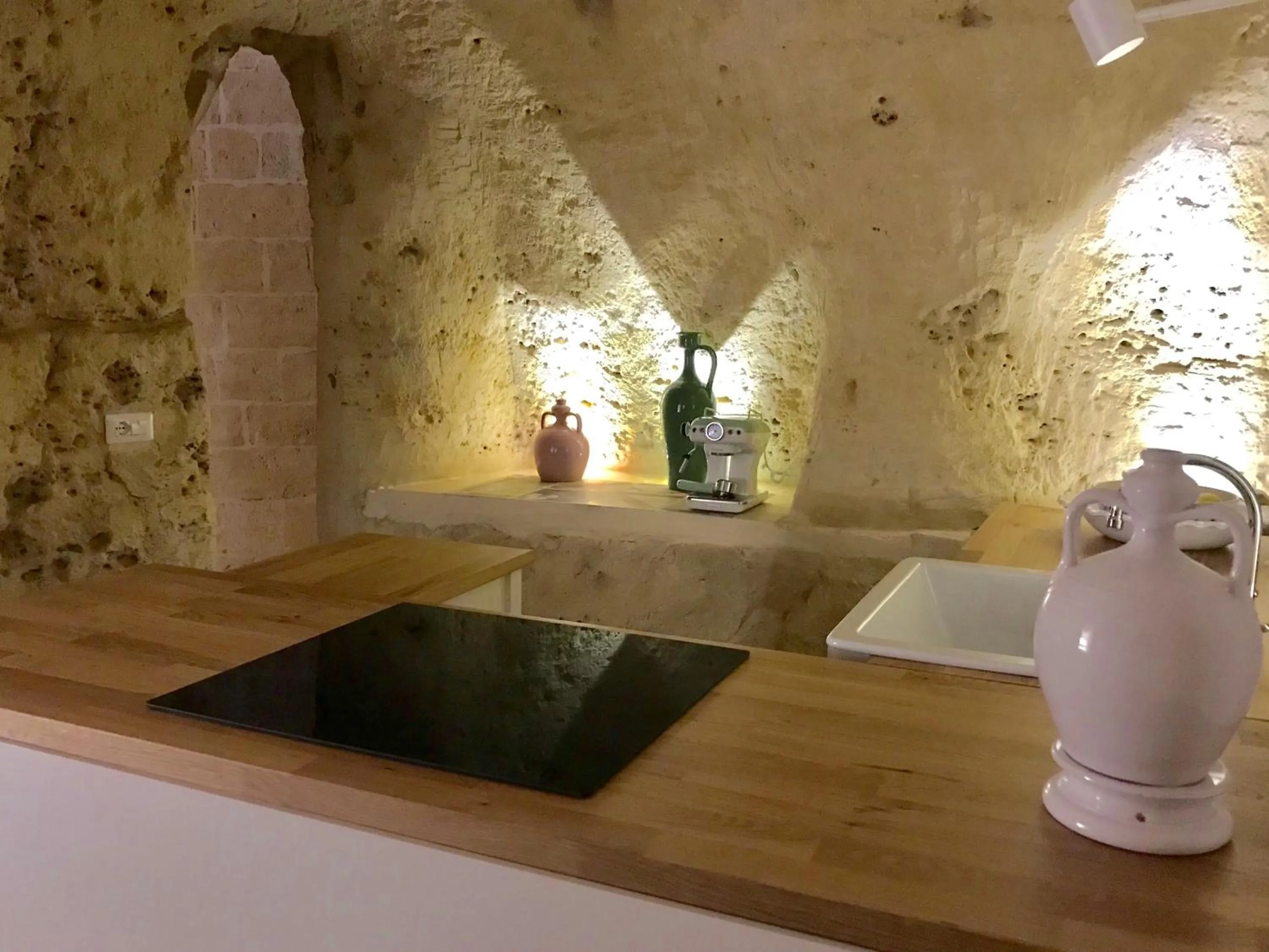 Communal lounge/ TV room in Ponticelli B&B Boutique