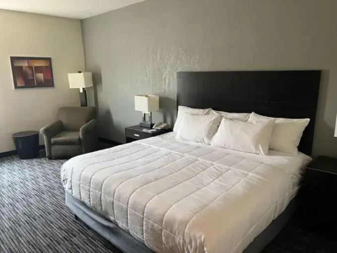 King Room - Non-Smoking in American Inn and Suites Houghton Lake King Room - Non-Smoking in American Inn and Suites Houghton Lake