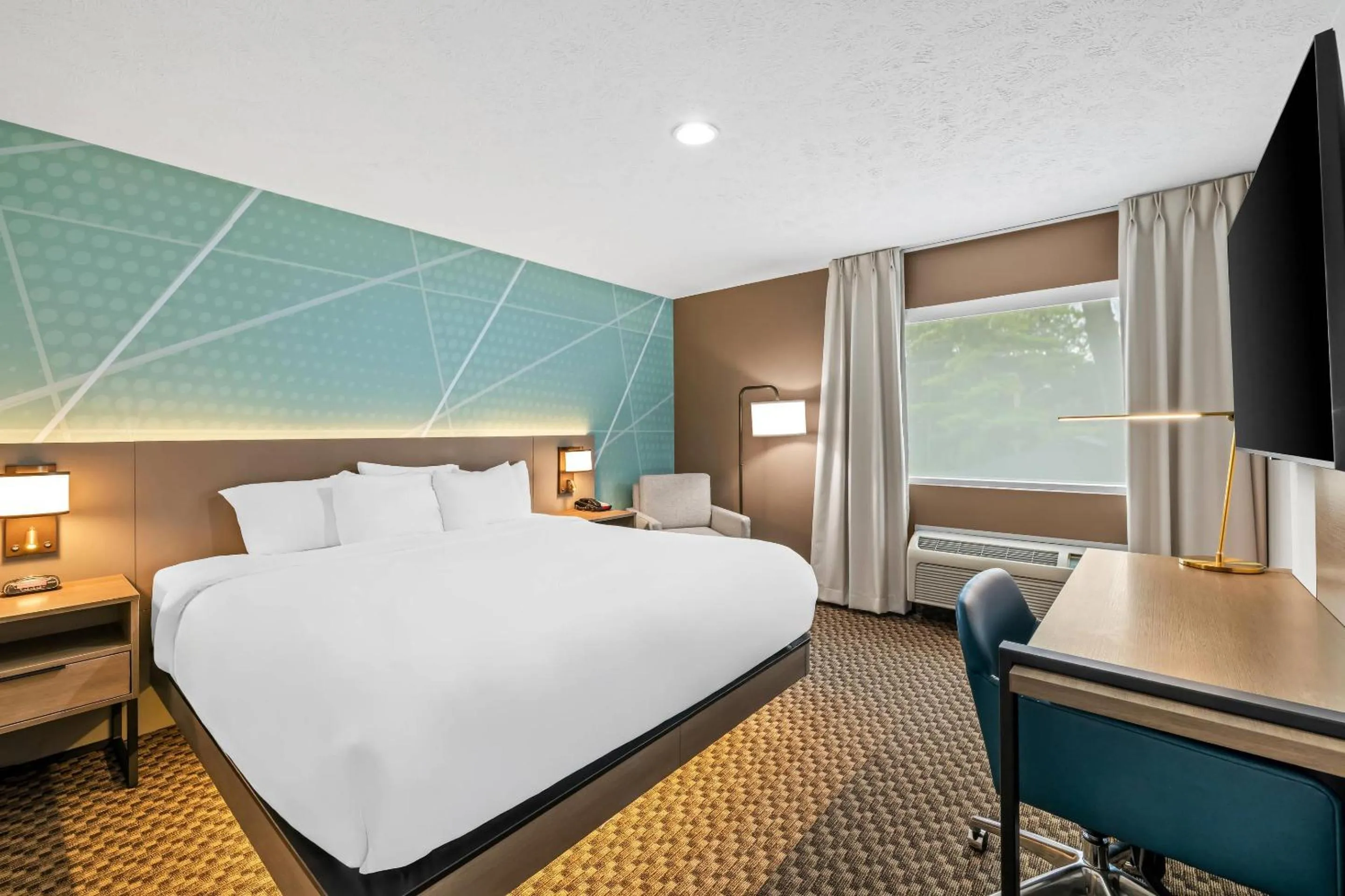 Bedroom, Bed in Comfort Inn Traverse City