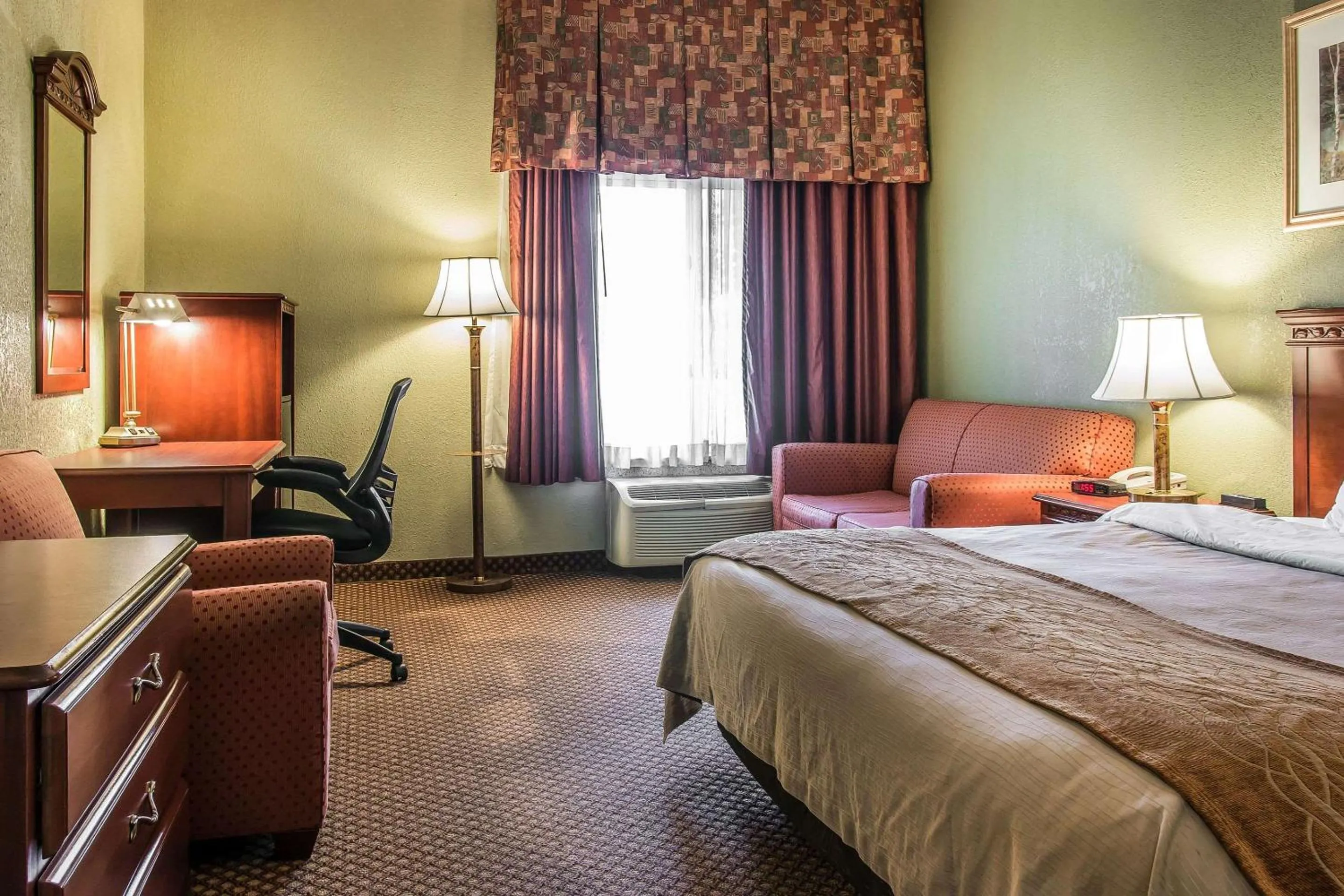 Photo of the whole room in Quality Inn & Suites Ann Arbor Hwy 23