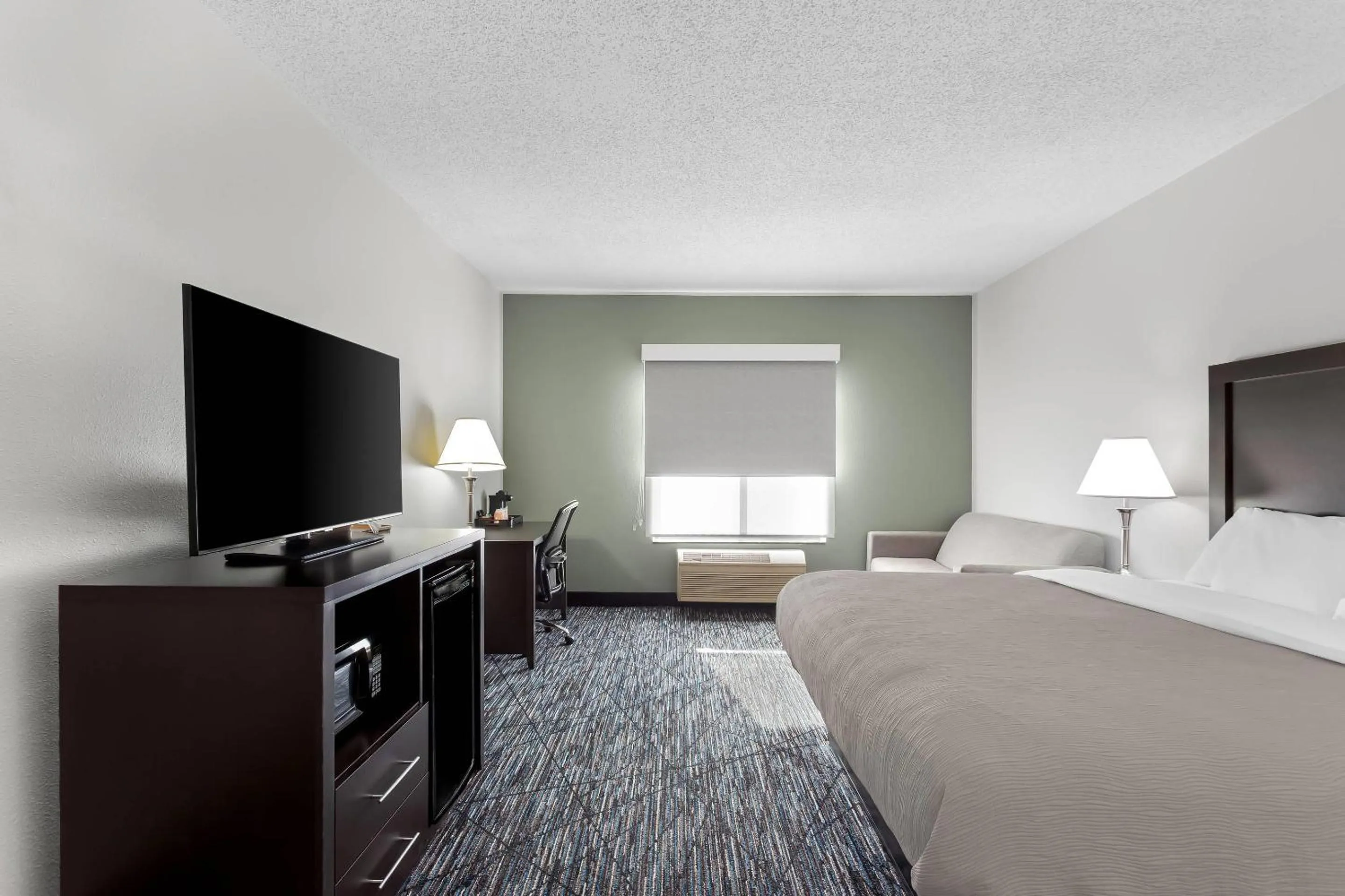 Bedroom, Bed in Quality Inn & Suites Niles