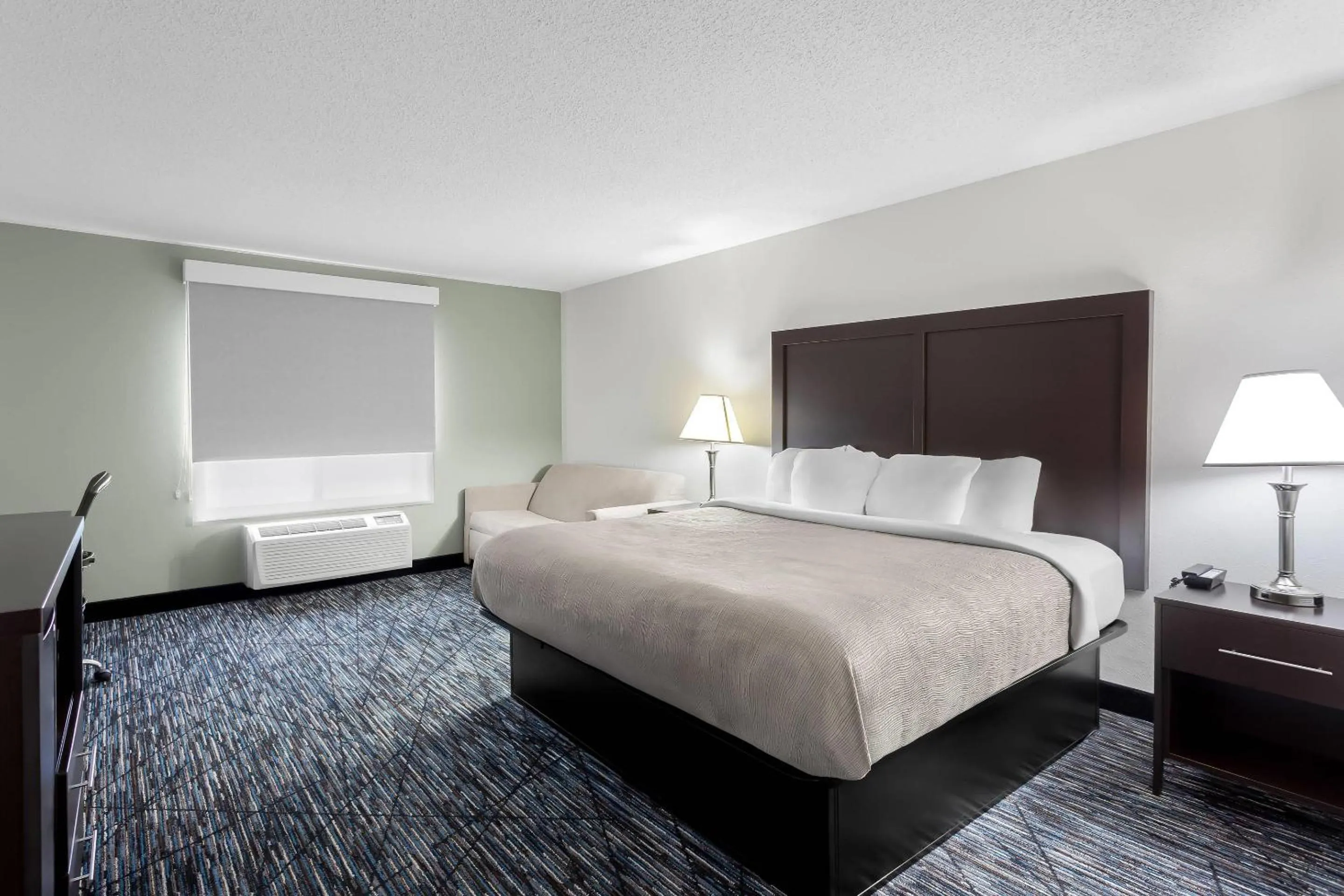 Bedroom, Bed in Quality Inn & Suites Niles