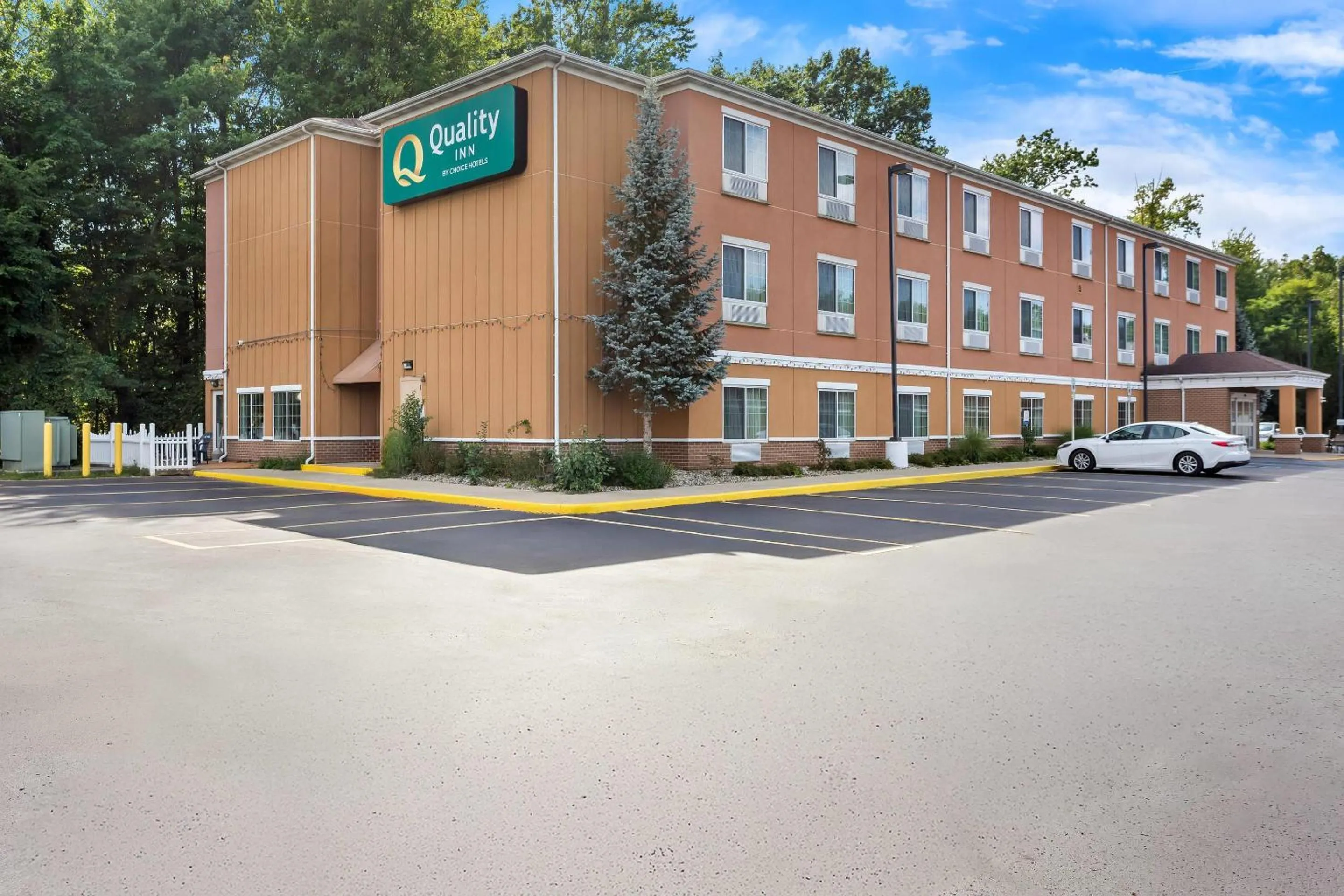 Property building in Quality Inn Near Interstate I94