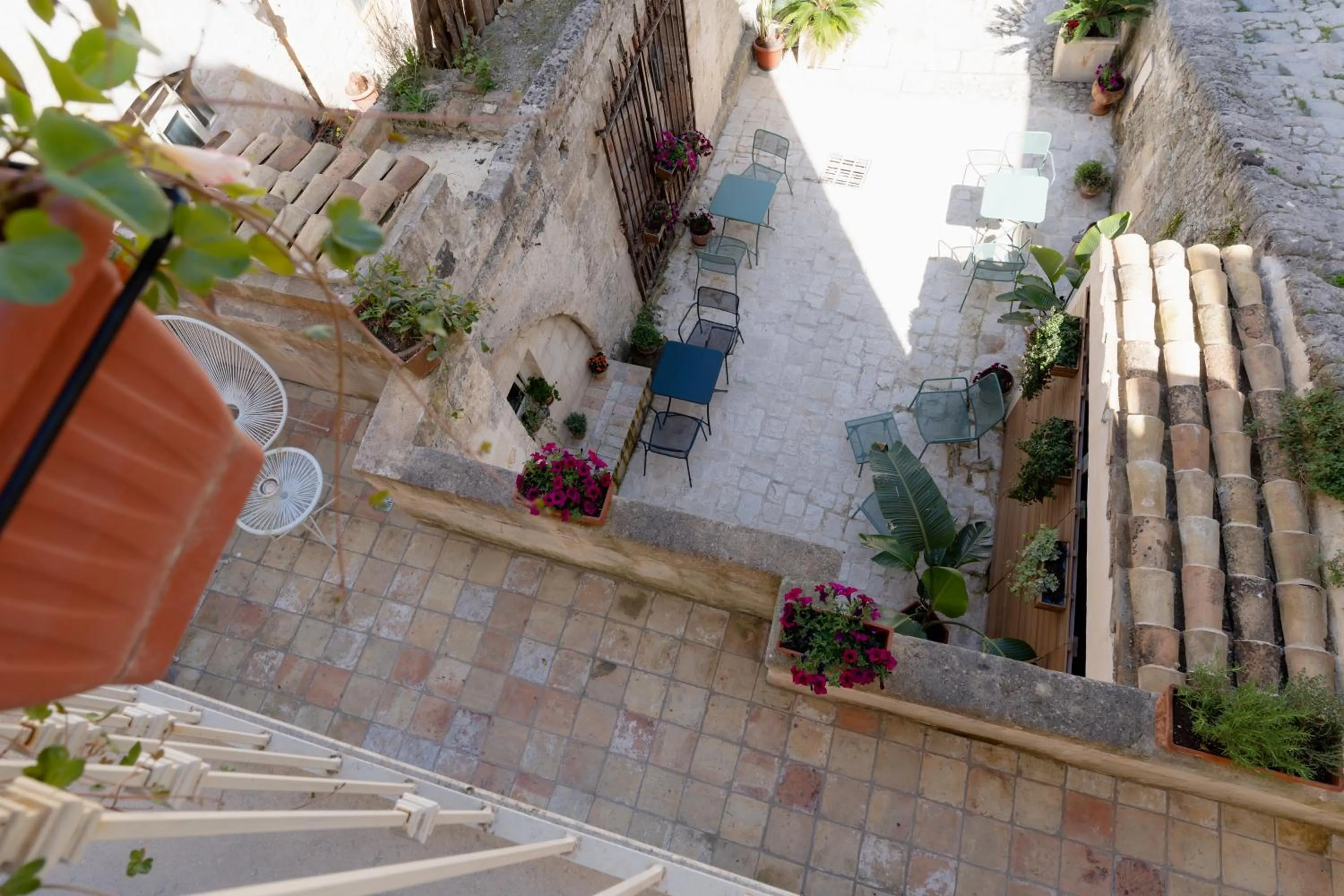 Location in Endea Suite Rooms & Lounge SPA