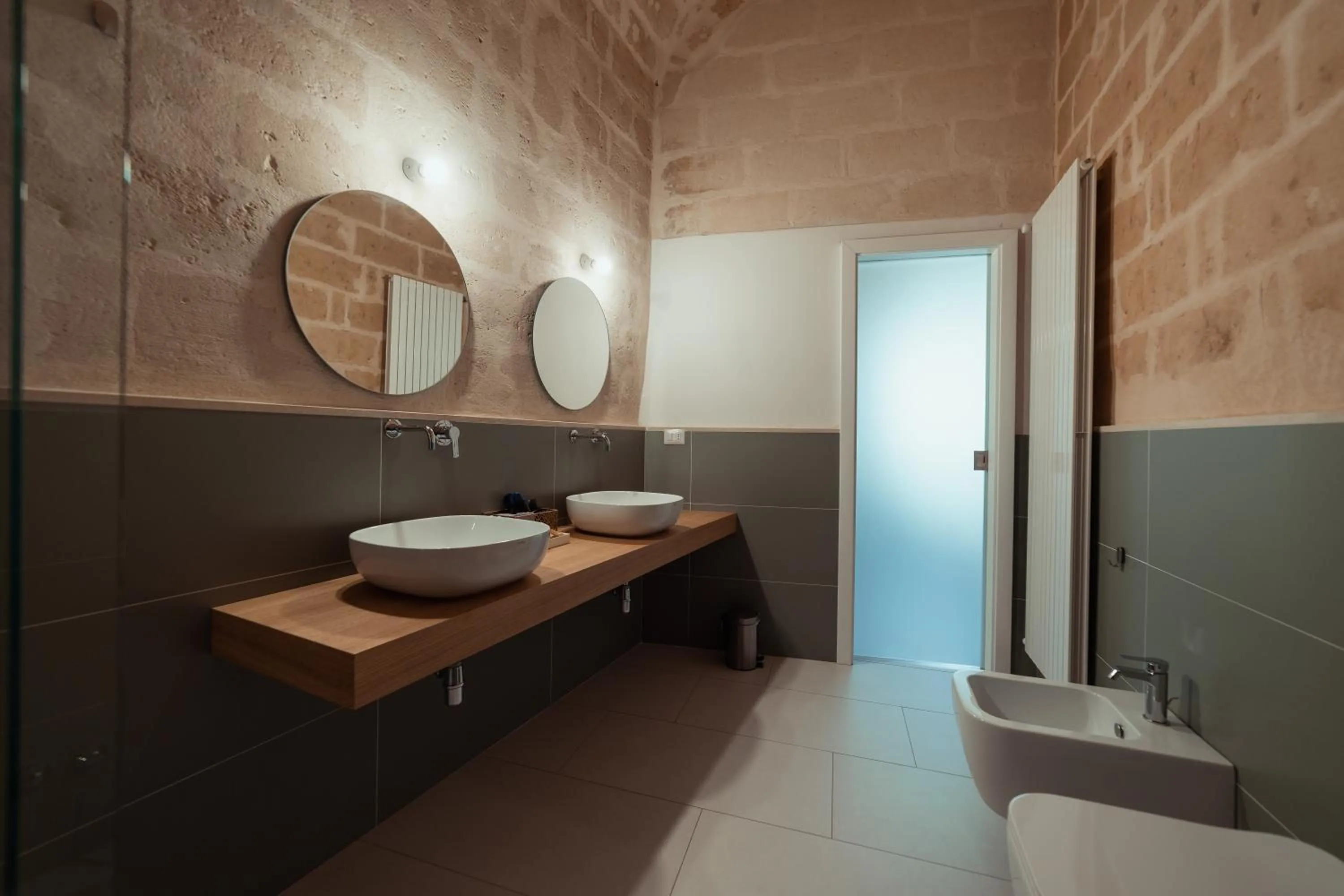 Bathroom in Endea Suite Rooms & Lounge SPA