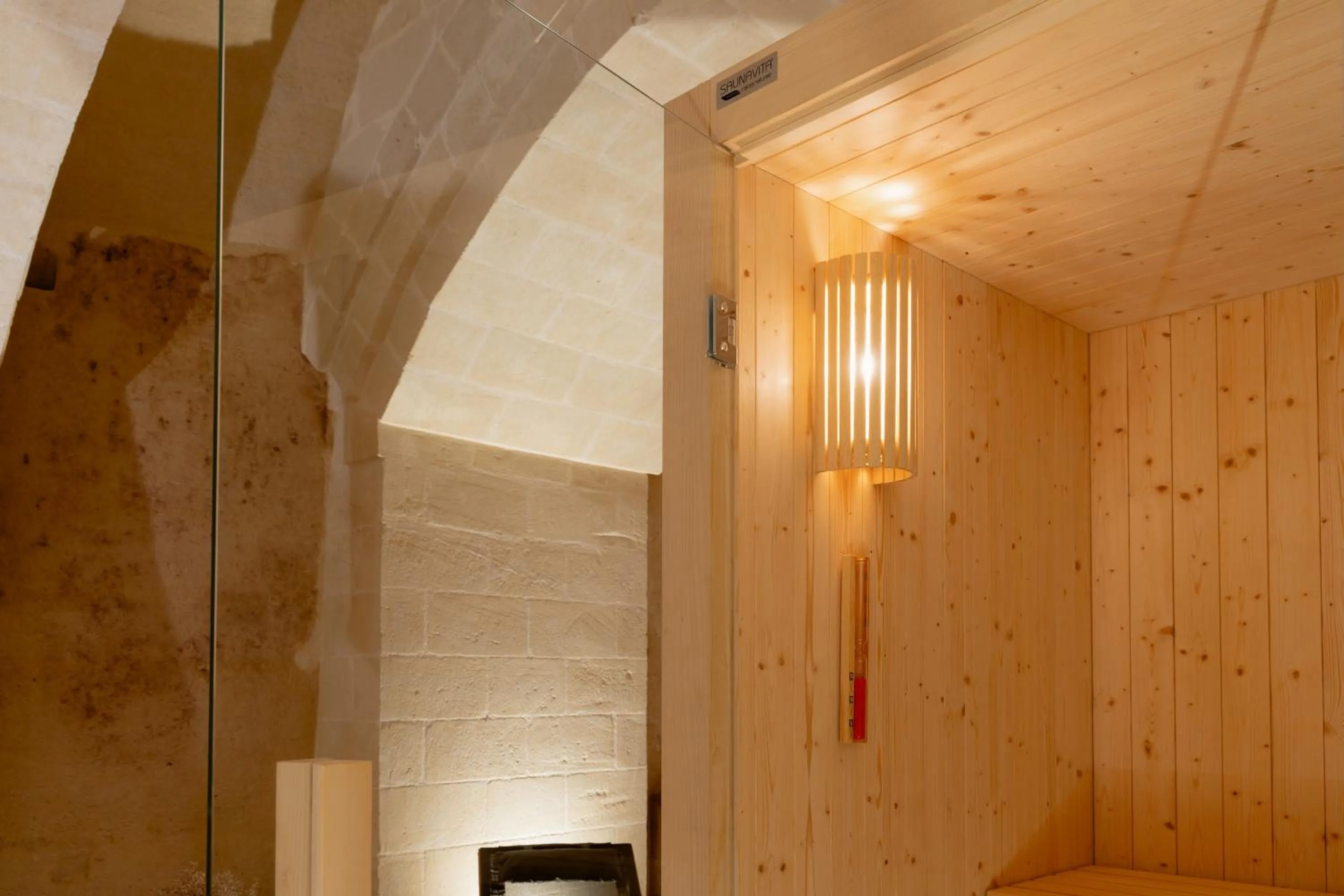 Sauna in Endea Suite Rooms & Lounge SPA