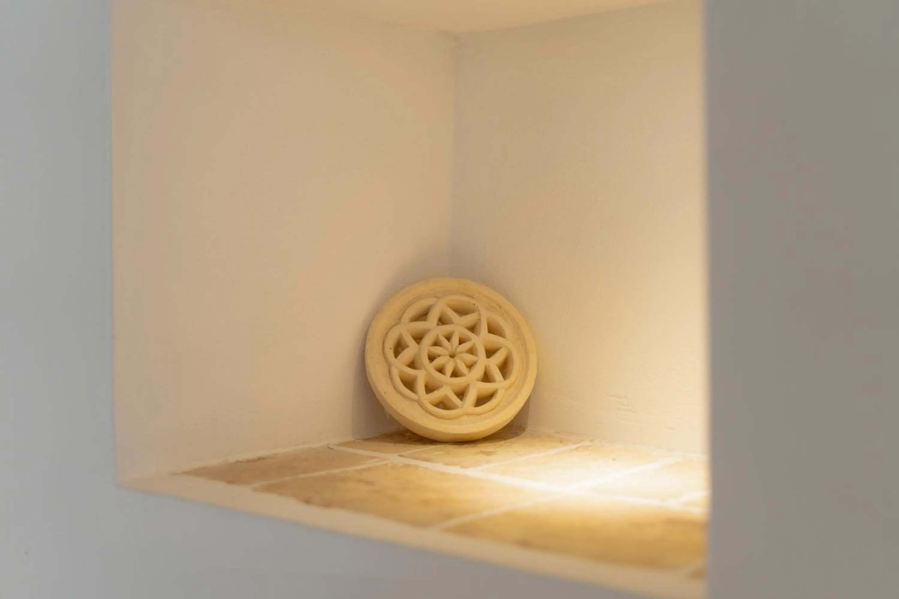 Decorative detail in Endea Suite Rooms & Lounge SPA