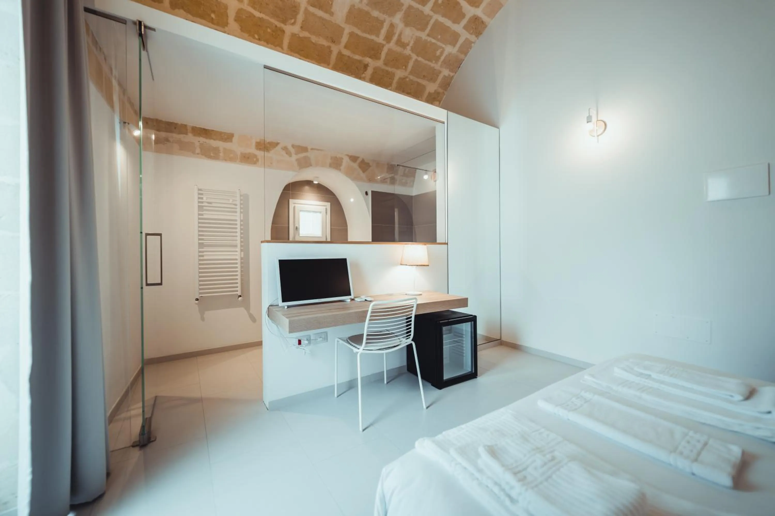 Bedroom, Bed in Endea Suite Rooms & Lounge SPA