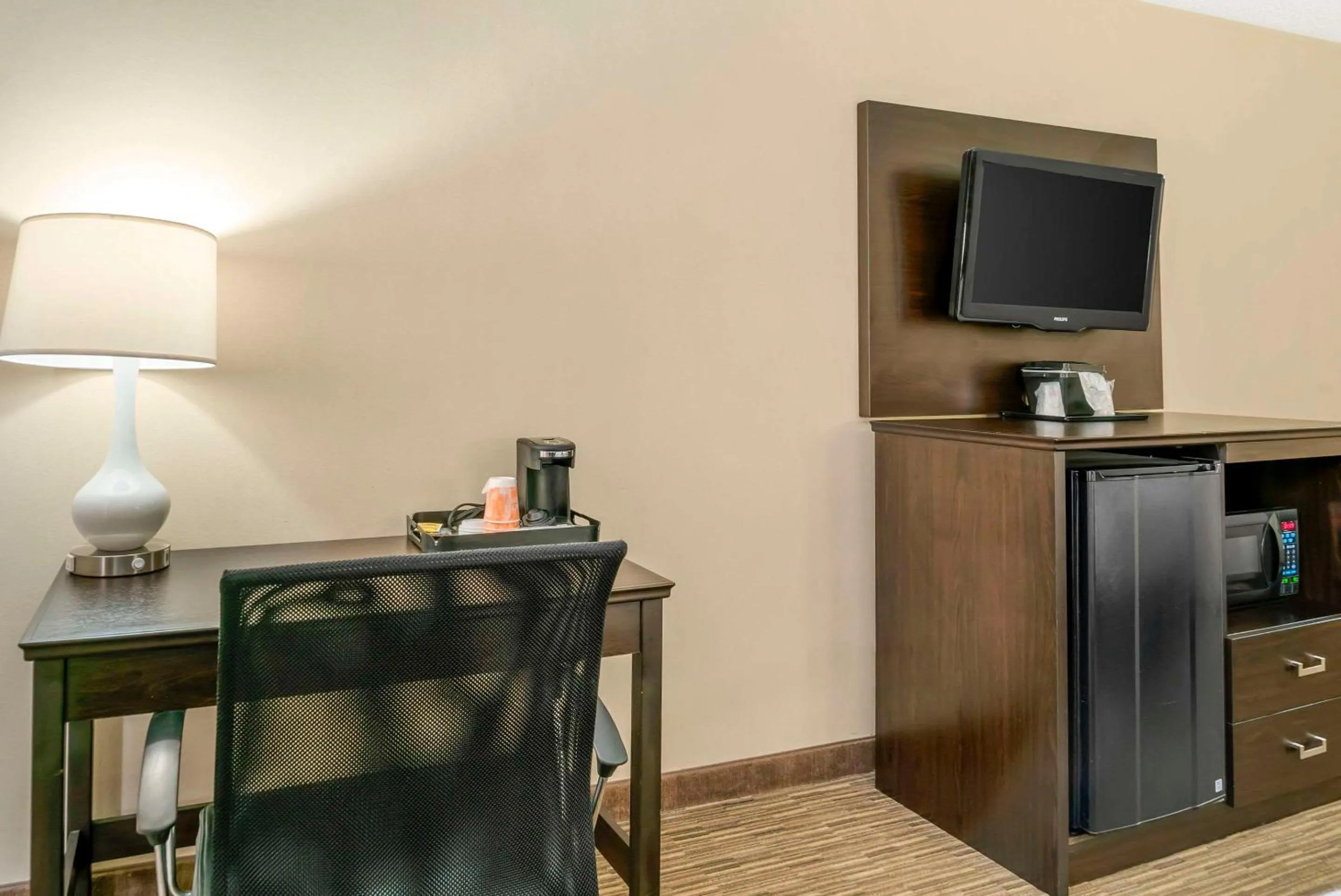 Bedroom in Quality Inn & Suites Monroe