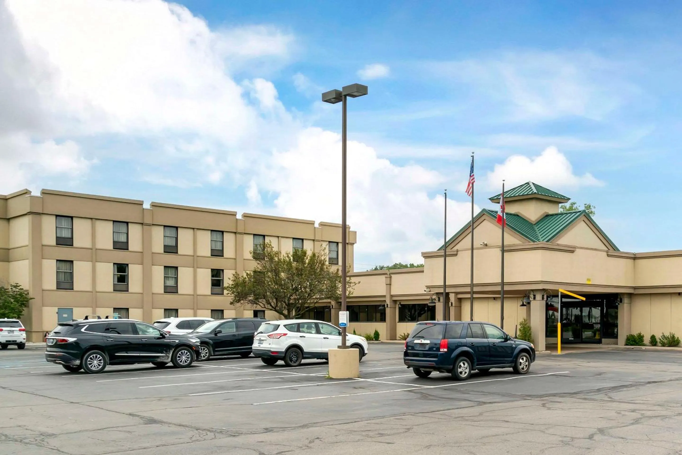 Property building in Quality Inn & Suites Monroe