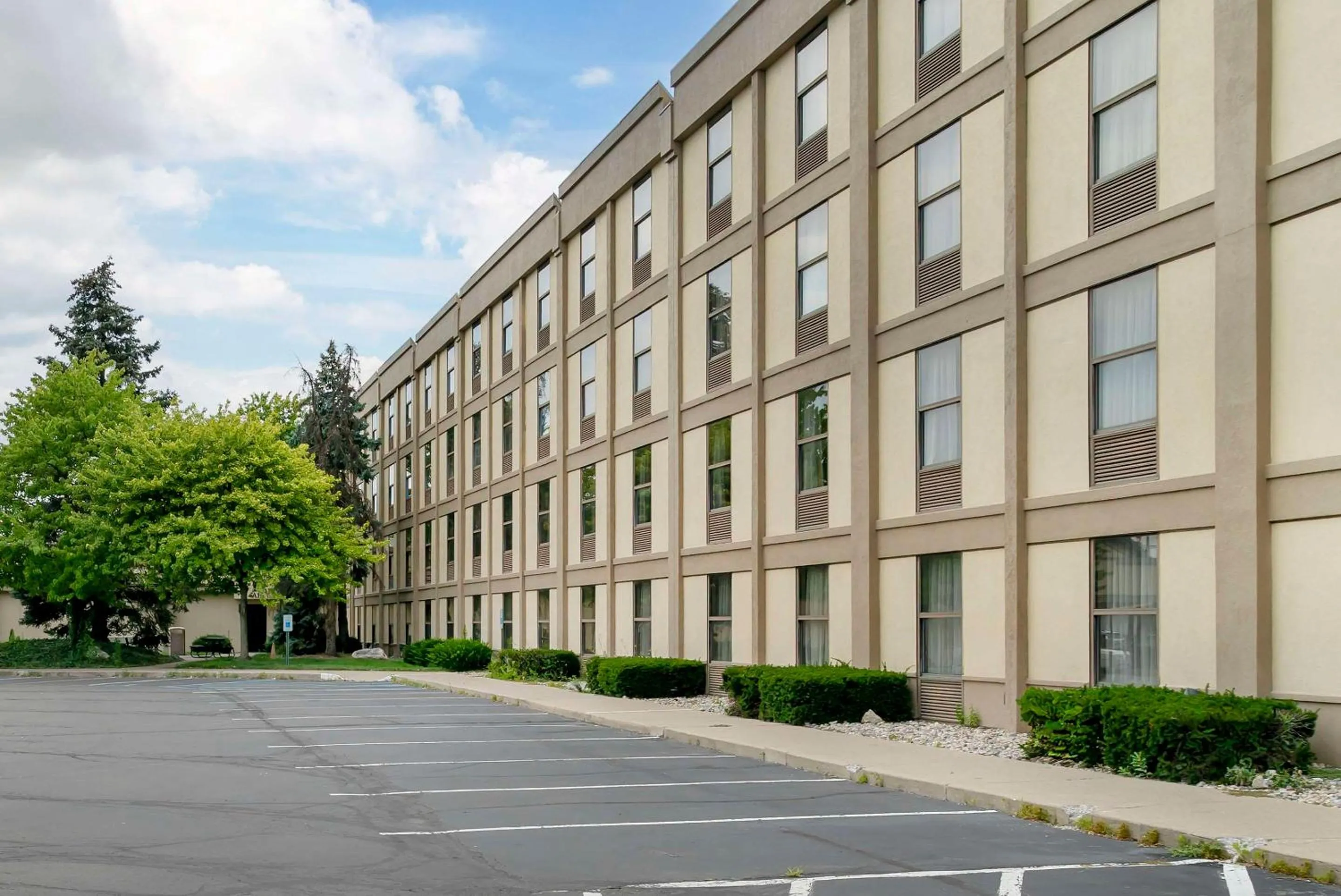 Property building in Quality Inn & Suites Monroe