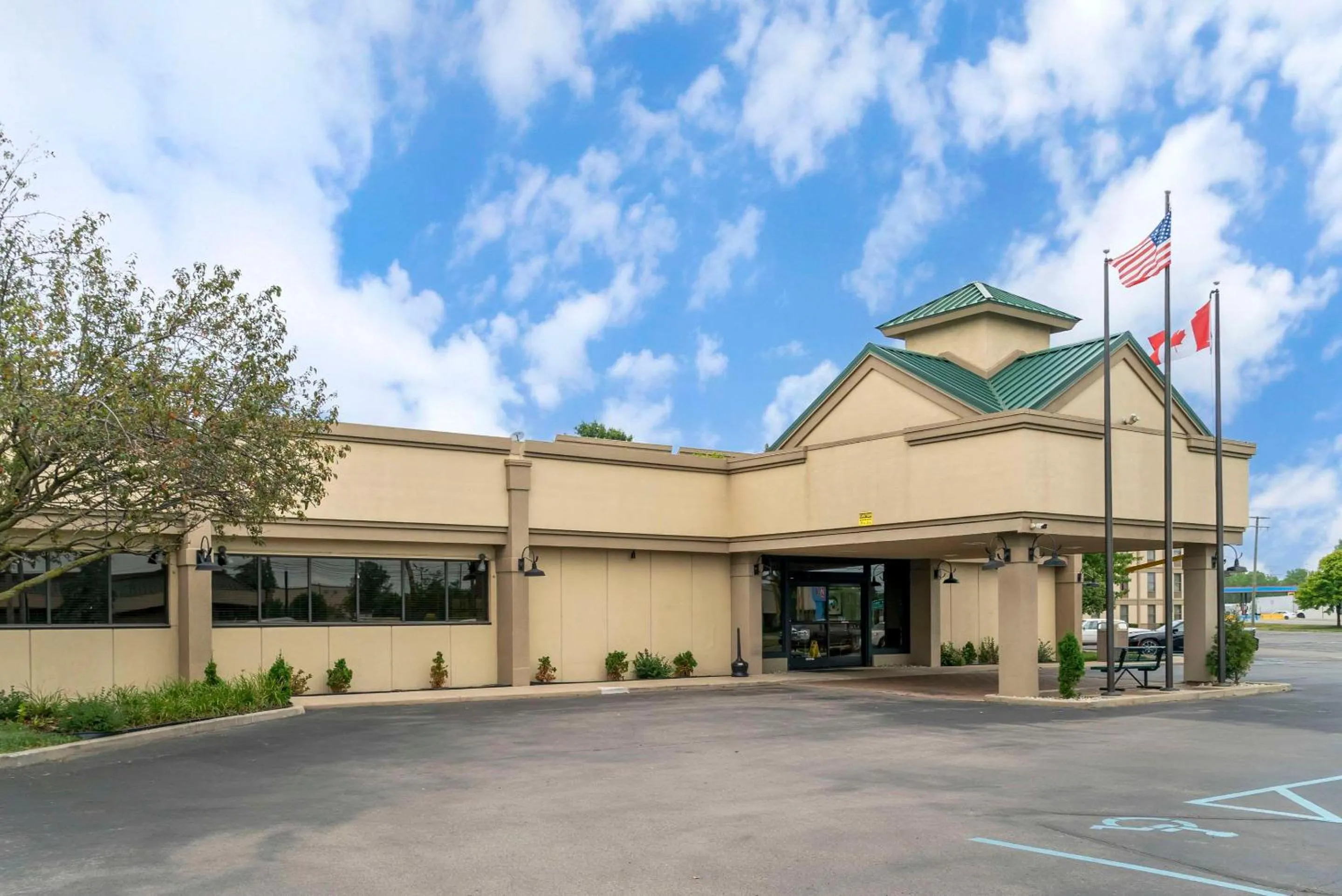 Property building in Quality Inn & Suites Monroe