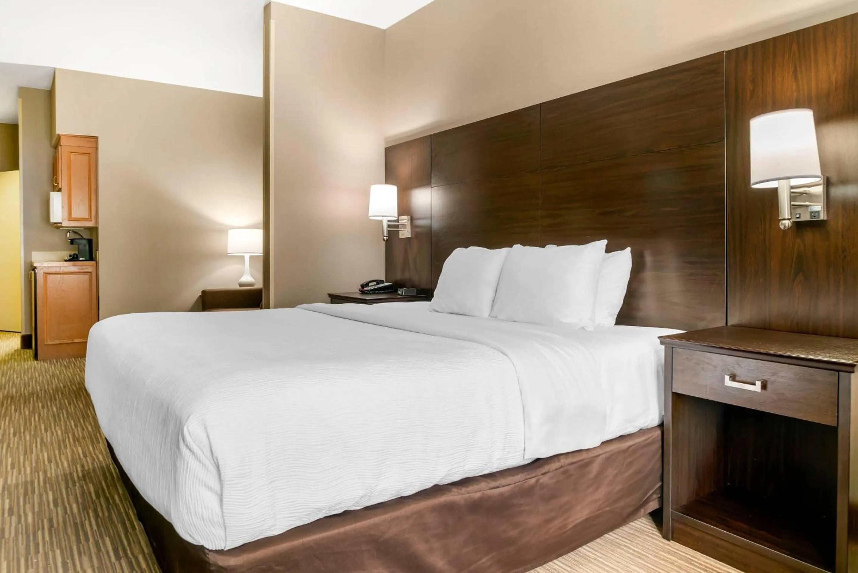 Bedroom, Bed in Quality Inn & Suites Monroe