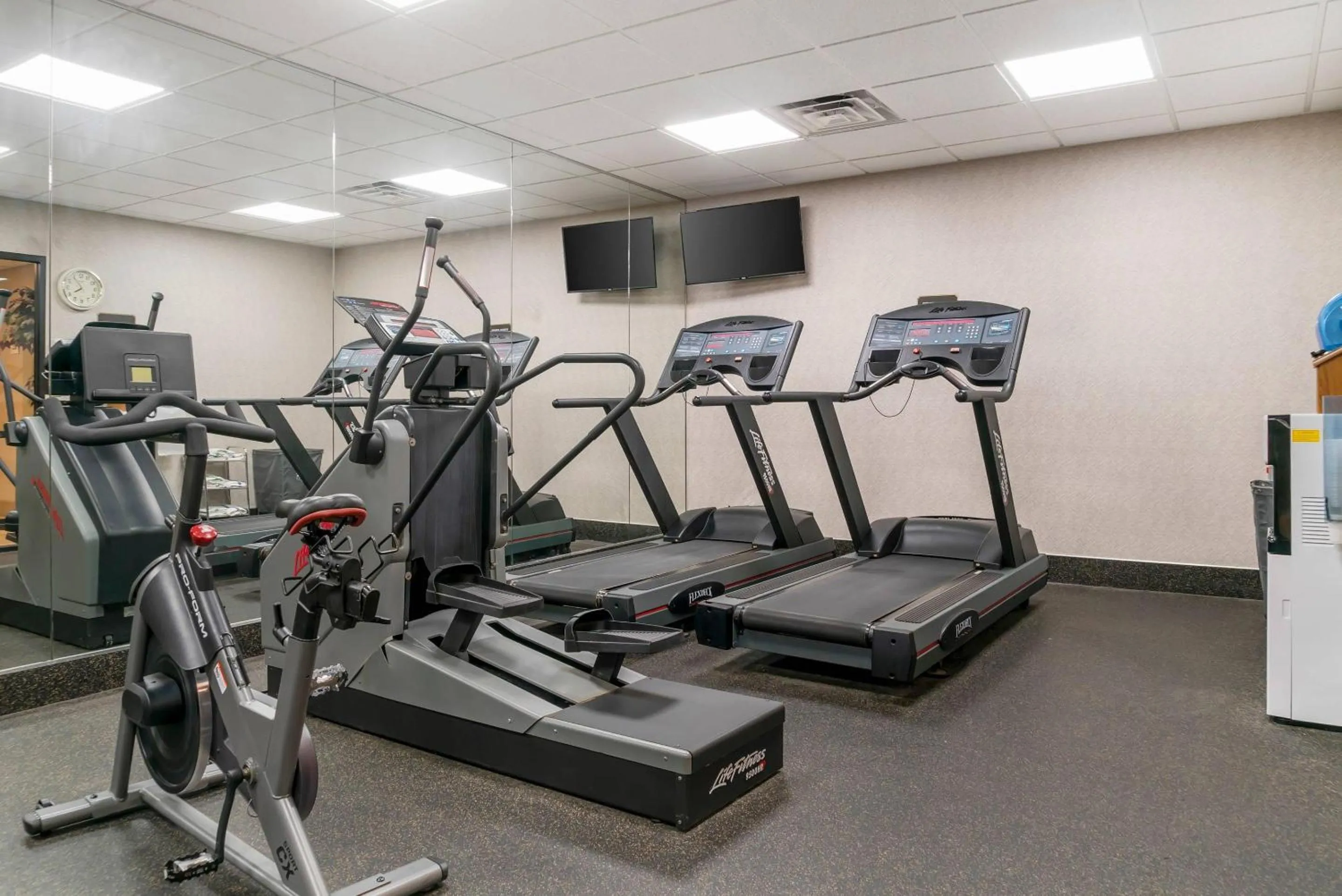 Fitness centre/facilities in Quality Inn & Suites Monroe