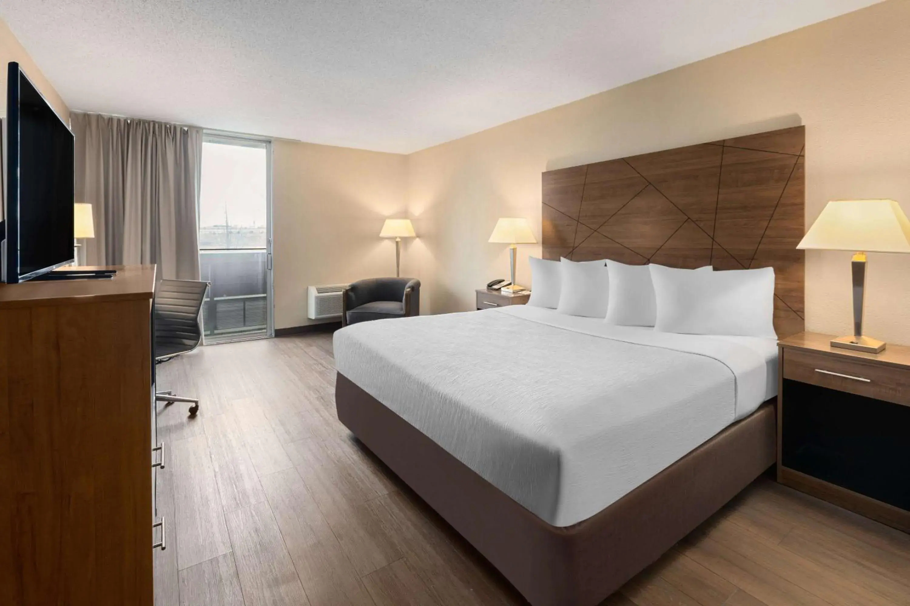 King Room - Non-Smoking in Wingate by Wyndham Troy King Room - Non-Smoking in Wingate by Wyndham Troy