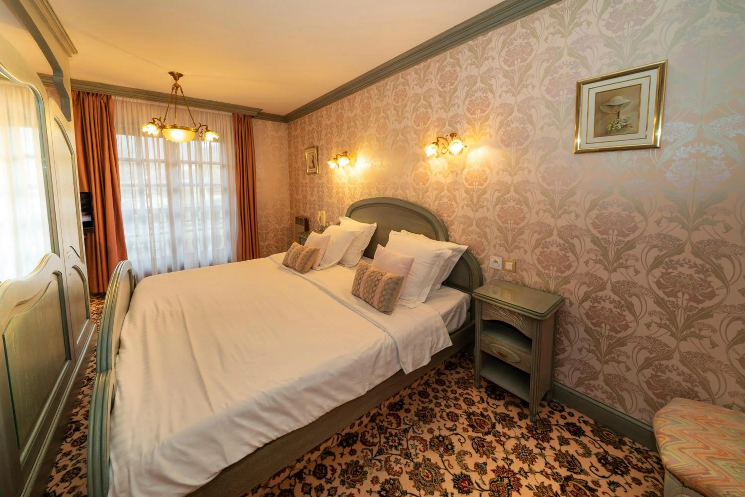 Bed in Hotel Munsch Restaurant & Wellness, Colmar Nord - Haut-Koenigsbourg